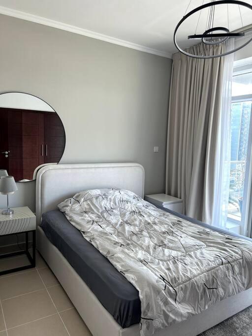 Apartment Center With Burj View! Dubai