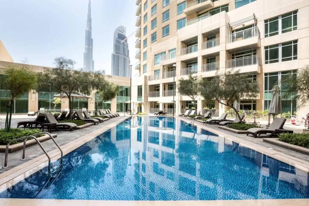Center With Burj View! Apartment Dubai