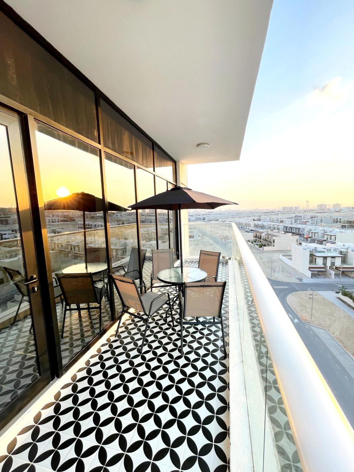 Cozy With Pool - 10 Mins From Marina Apartment *