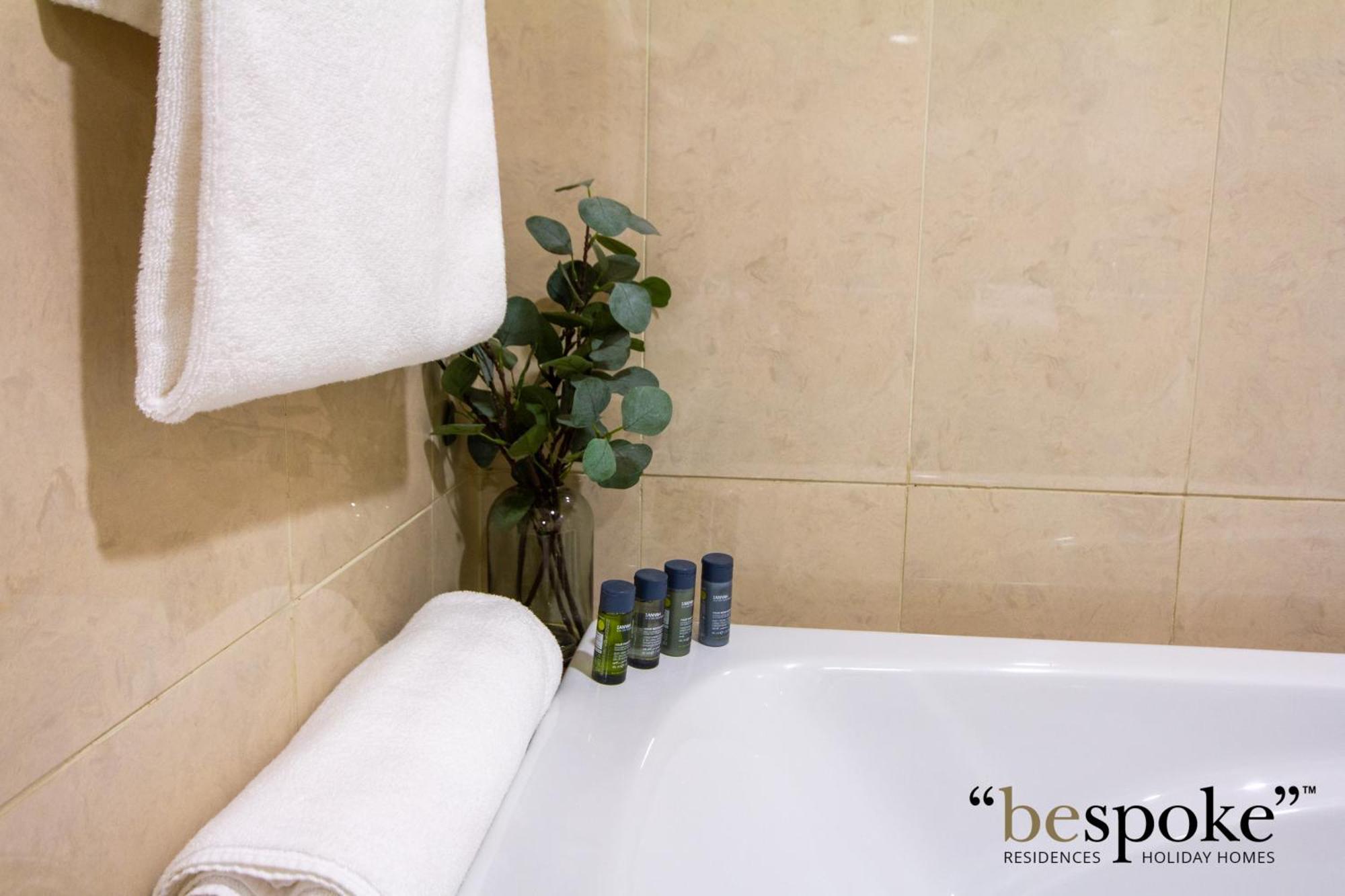 Bespoke Homes - Palm Jumeirah -2 Bedroom Sea View With Access, Balqis Apartment *