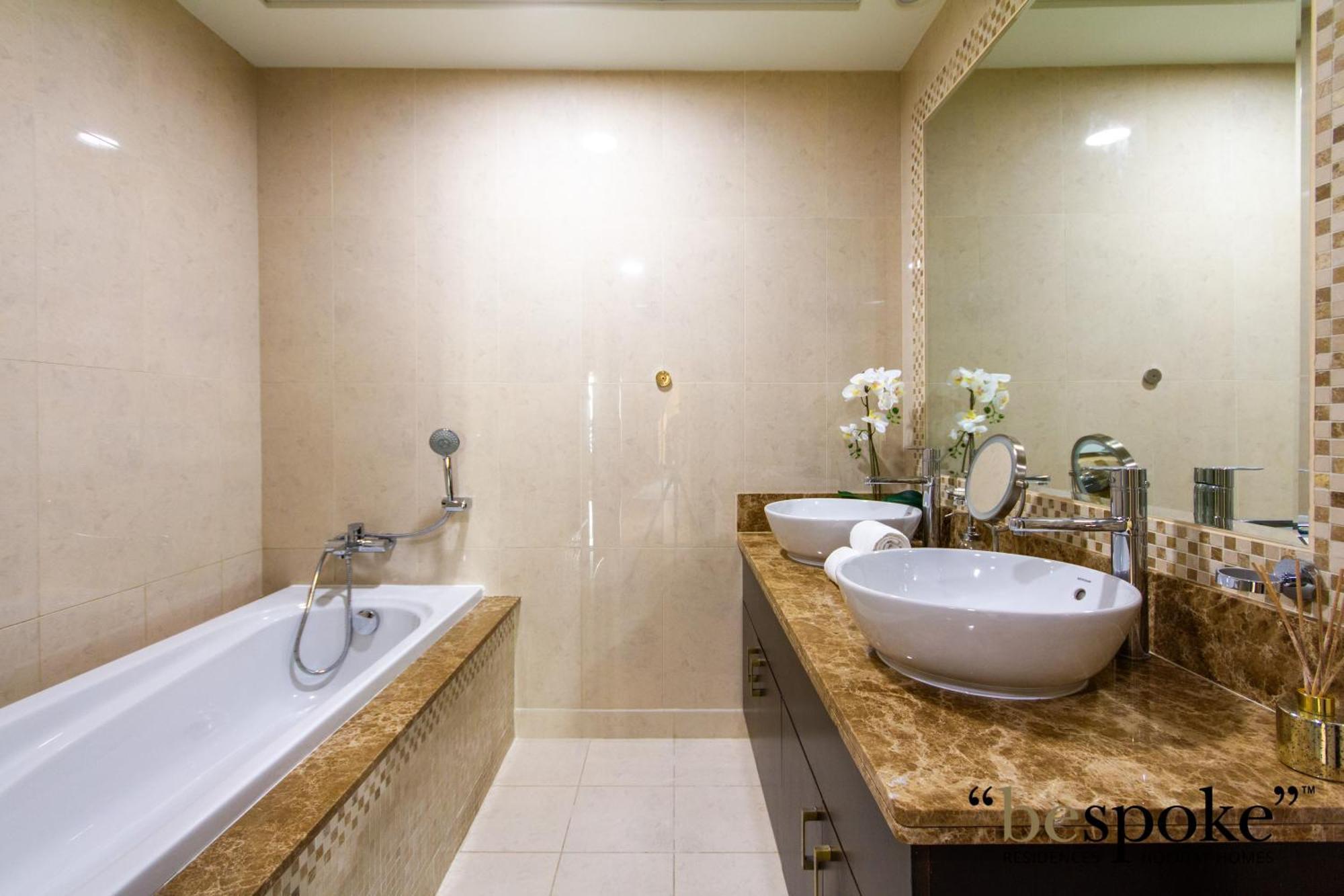 Bespoke Homes - Palm Jumeirah -2 Bedroom Sea View With Access, Balqis Apartment *