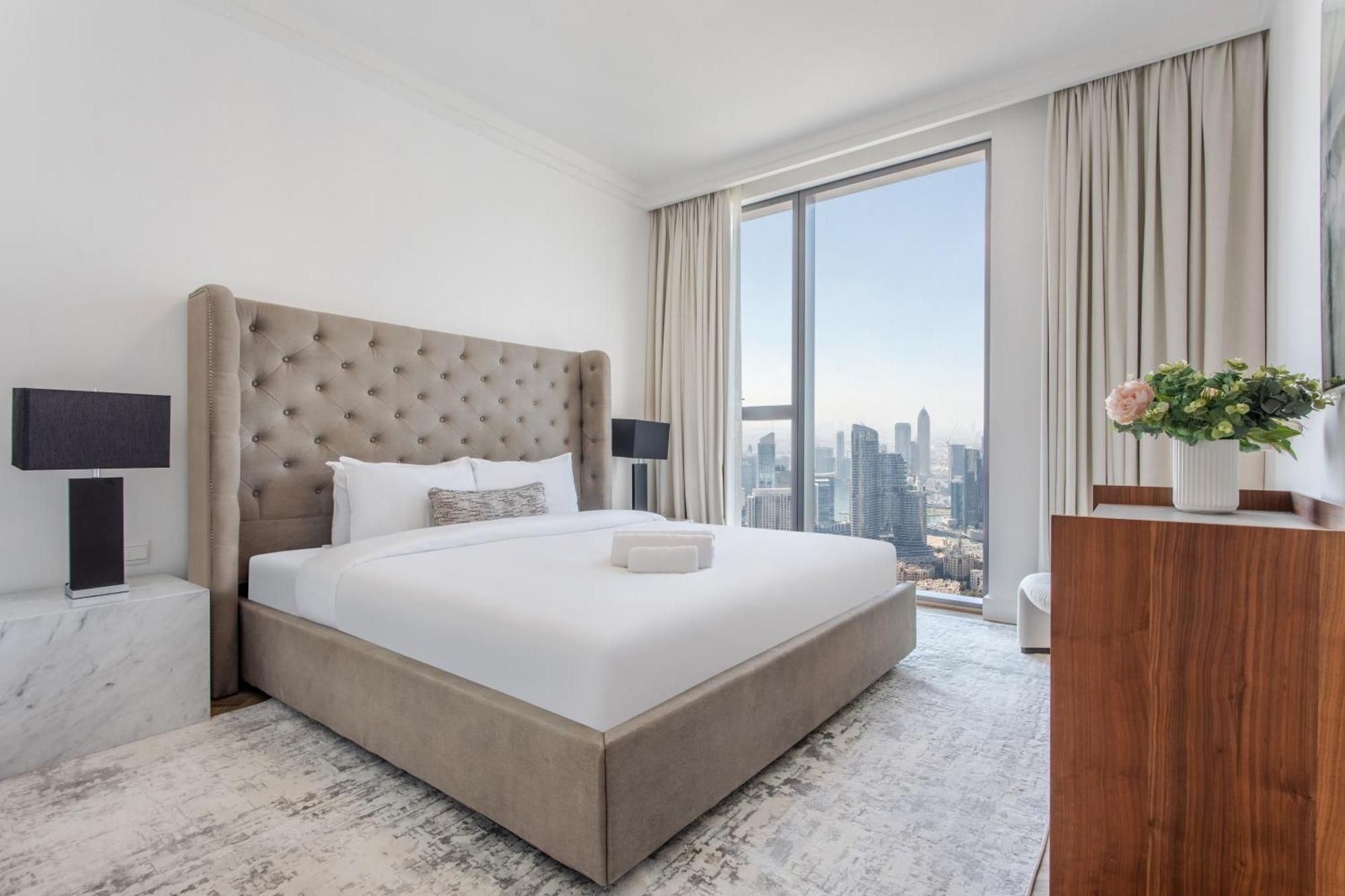 Wehost - Downtown Luxury 4br With Panoramic Views * Dubai
