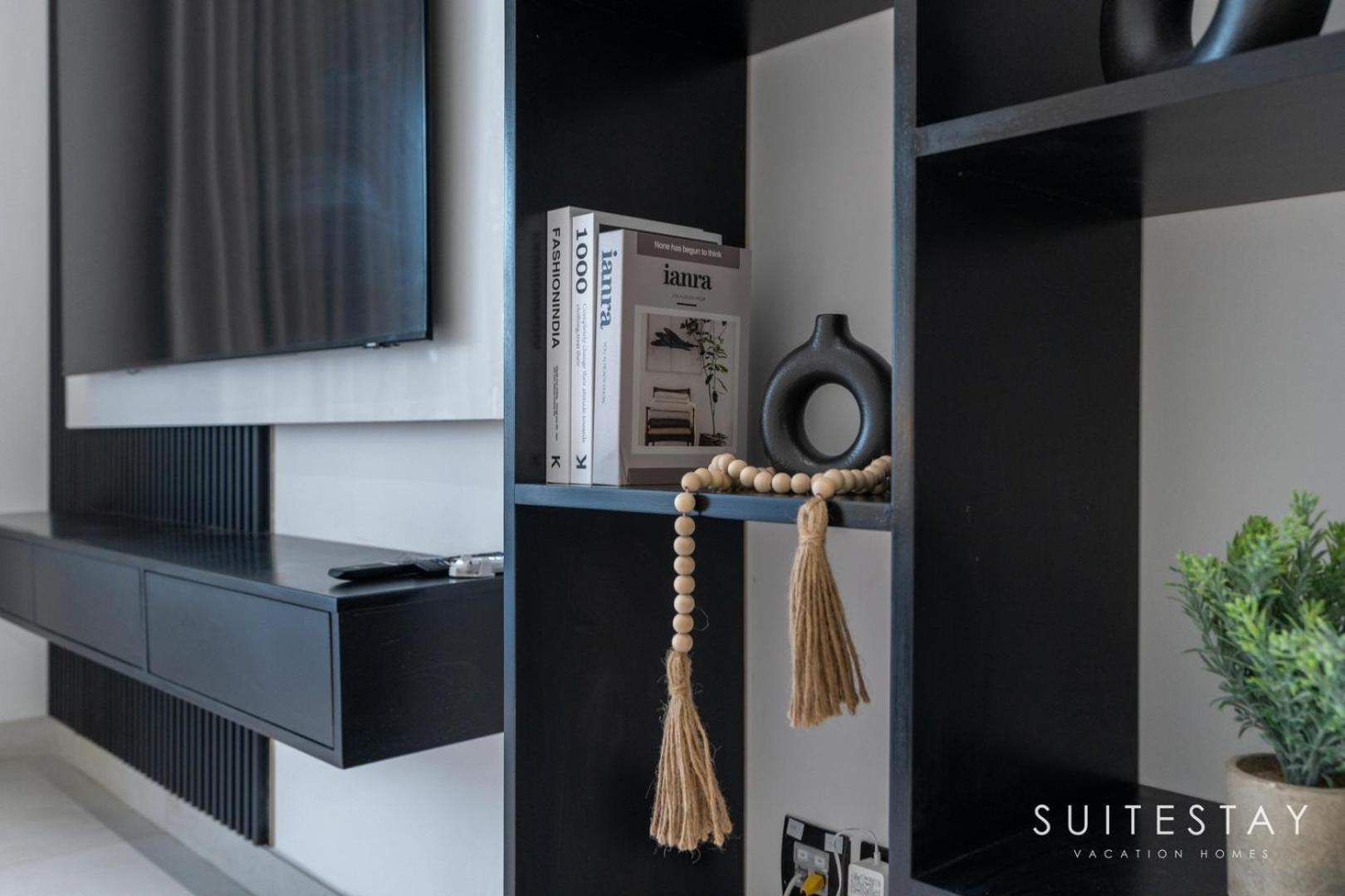 Apartment Large And Contemporary 2-bedroom Dubai