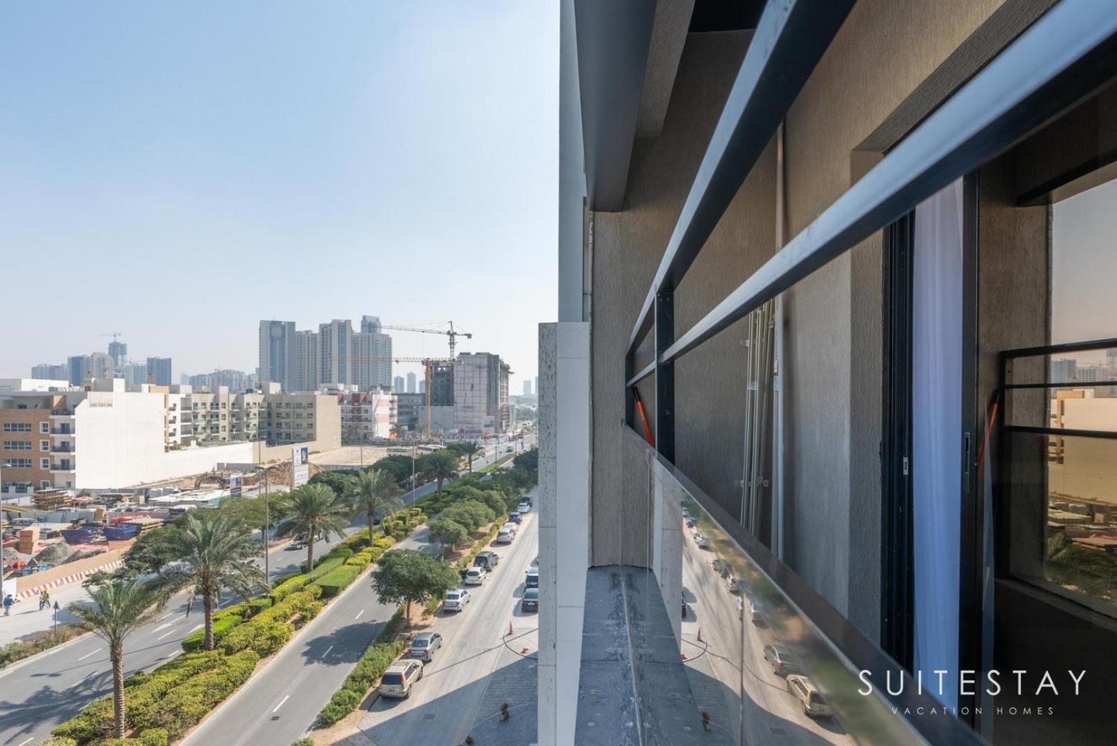 Large And Contemporary 2-bedroom Apartment