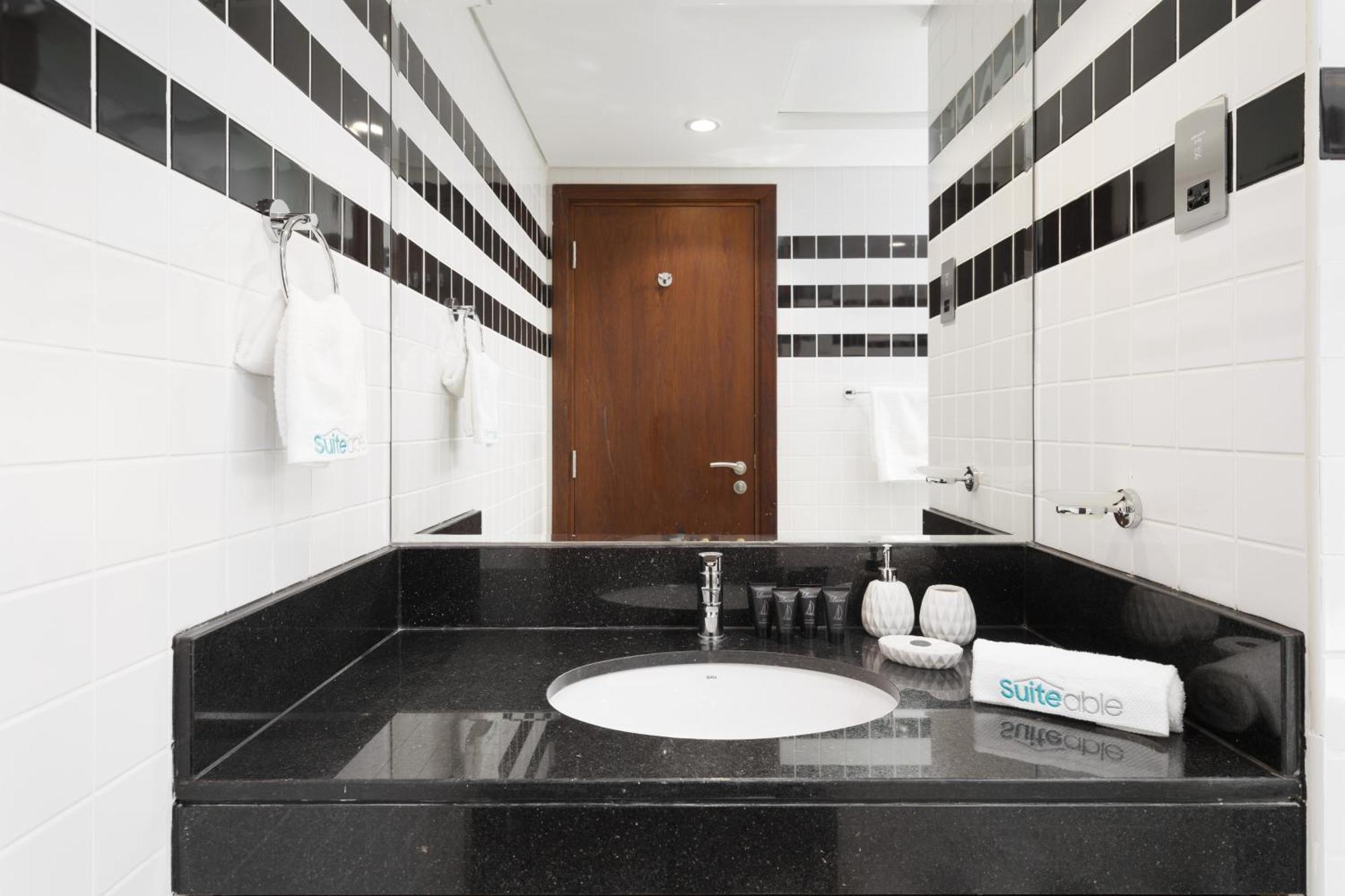 Discover Unmatched Comfort In Downtown *