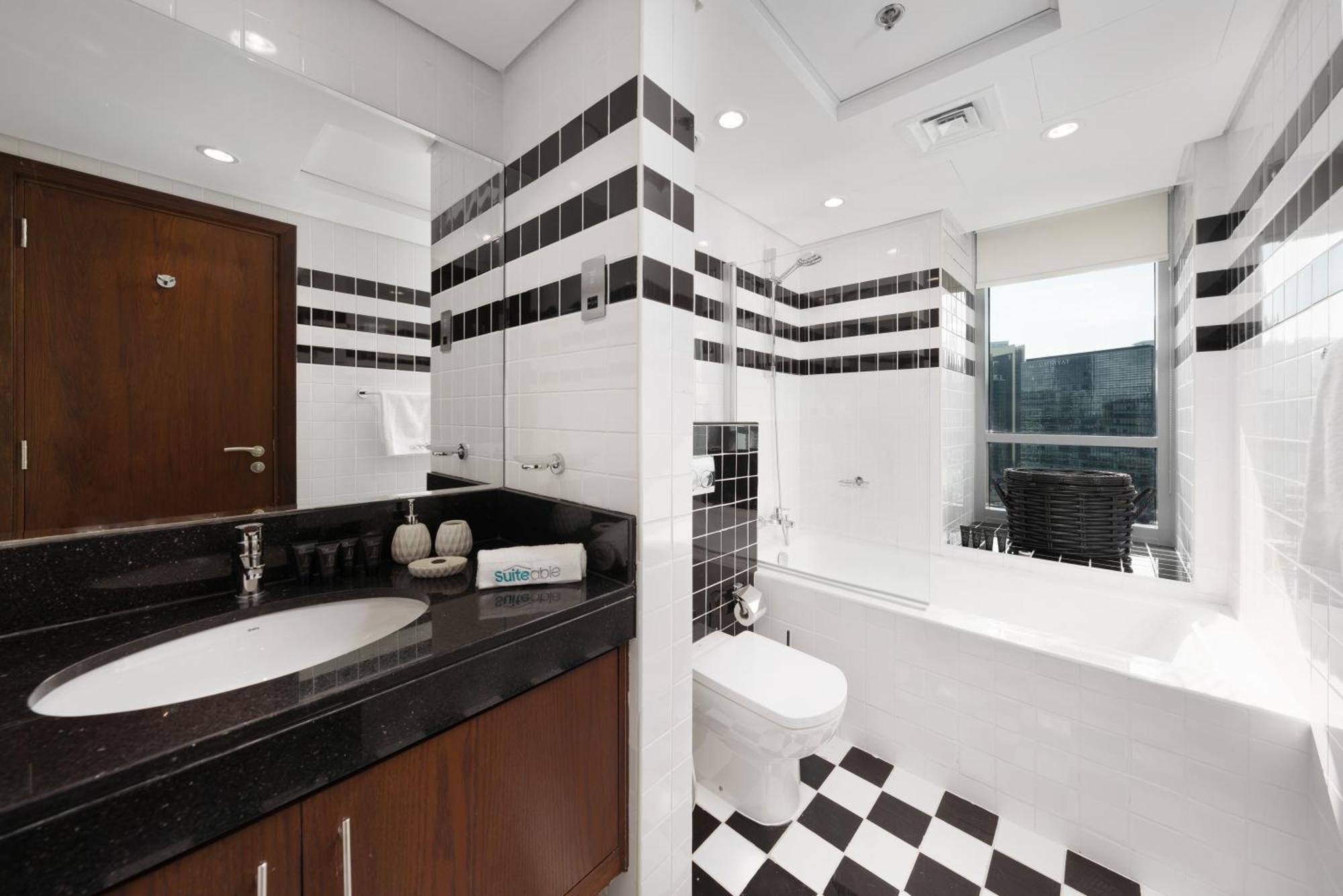 Discover Unmatched Comfort In Downtown * Dubai