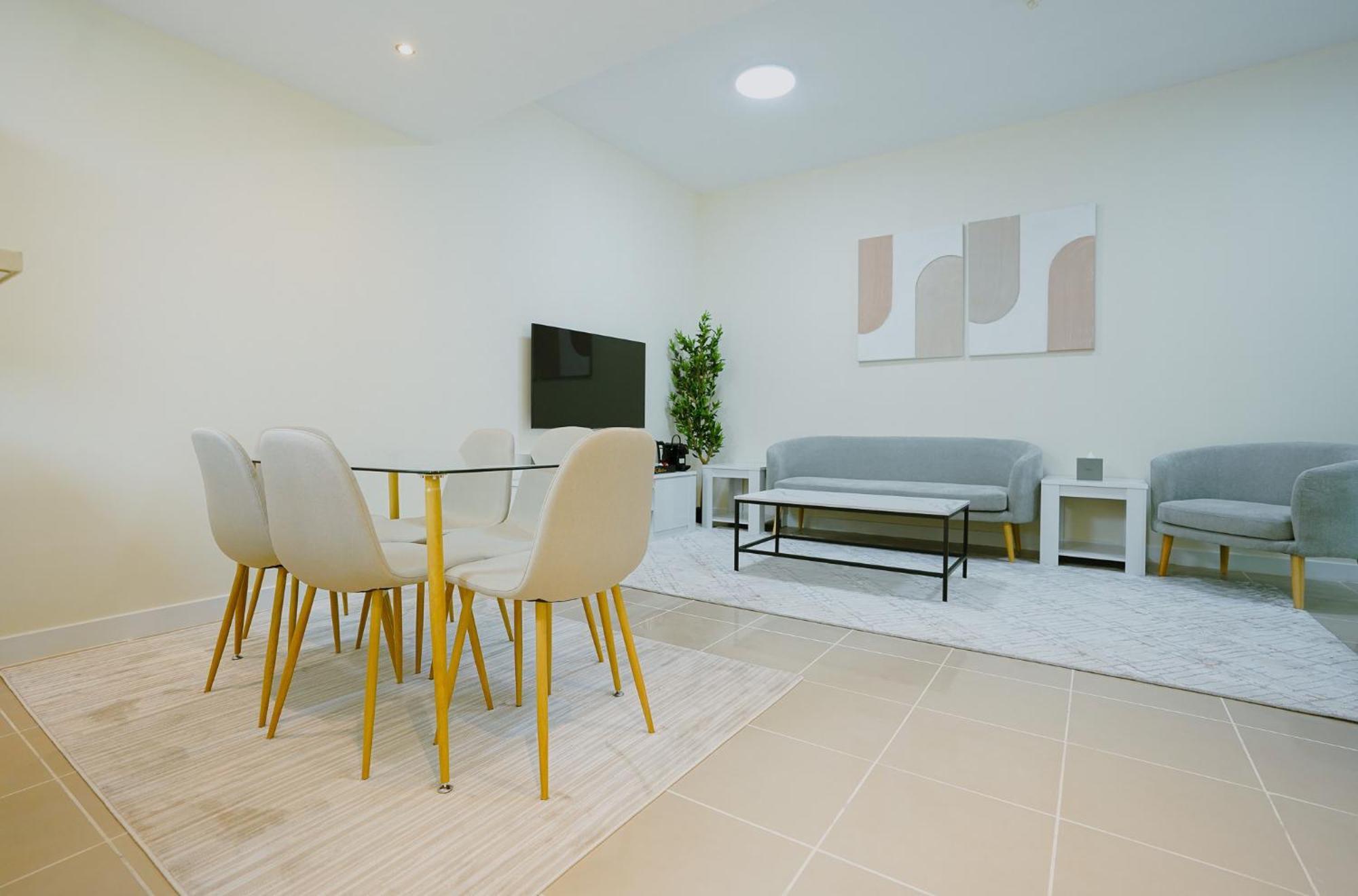 Citihome - Contemporary 1br With Marina Glimpse