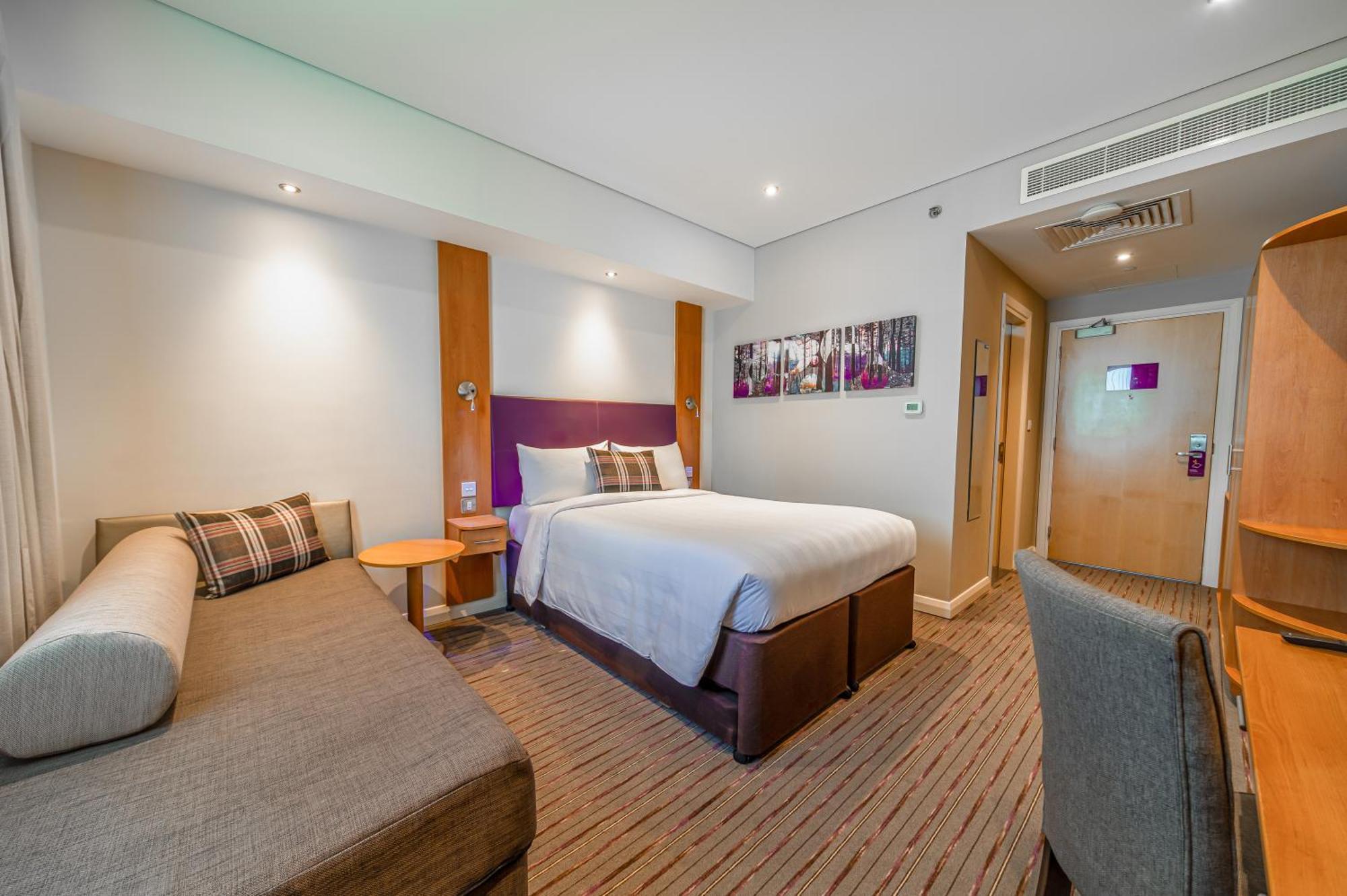 Premier Investments Park Hotel Dubai