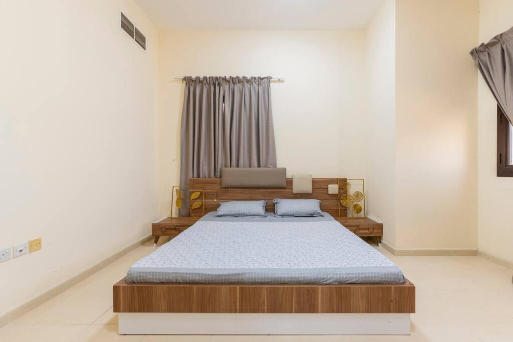 Beautiful 1br With Views At Silicon * Dubai