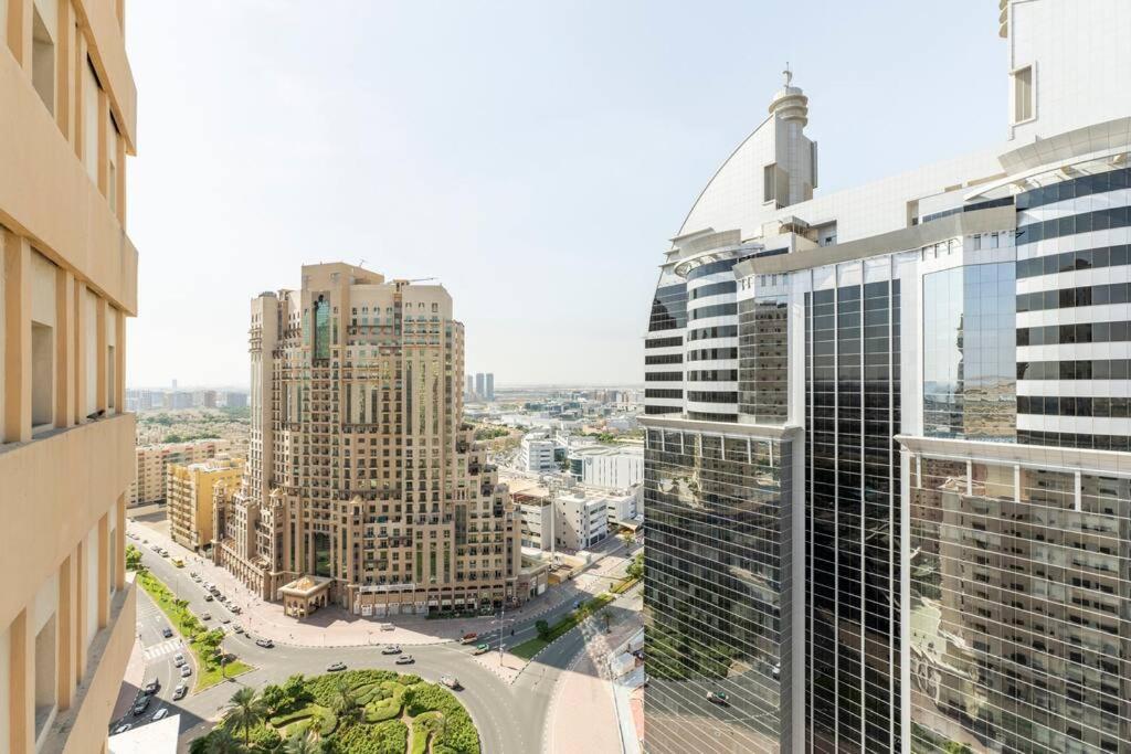 Beautiful 1br With Views At Silicon * Dubai