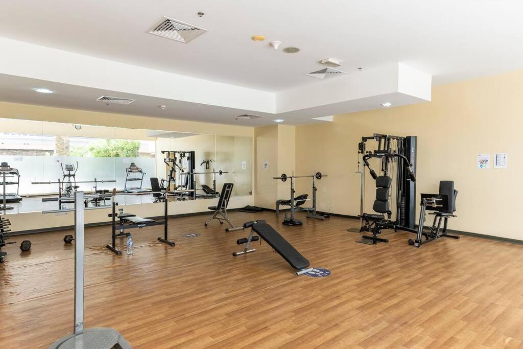 Beautiful 1br With Views At Silicon *