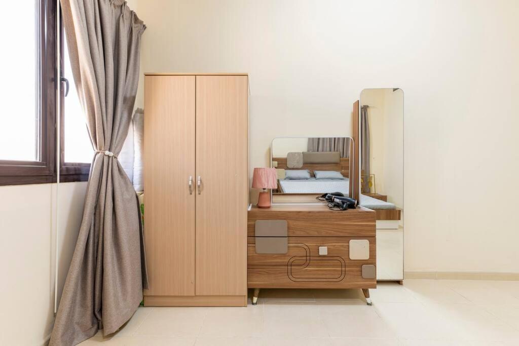 Beautiful 1br With Views At Silicon Apartment Dubai