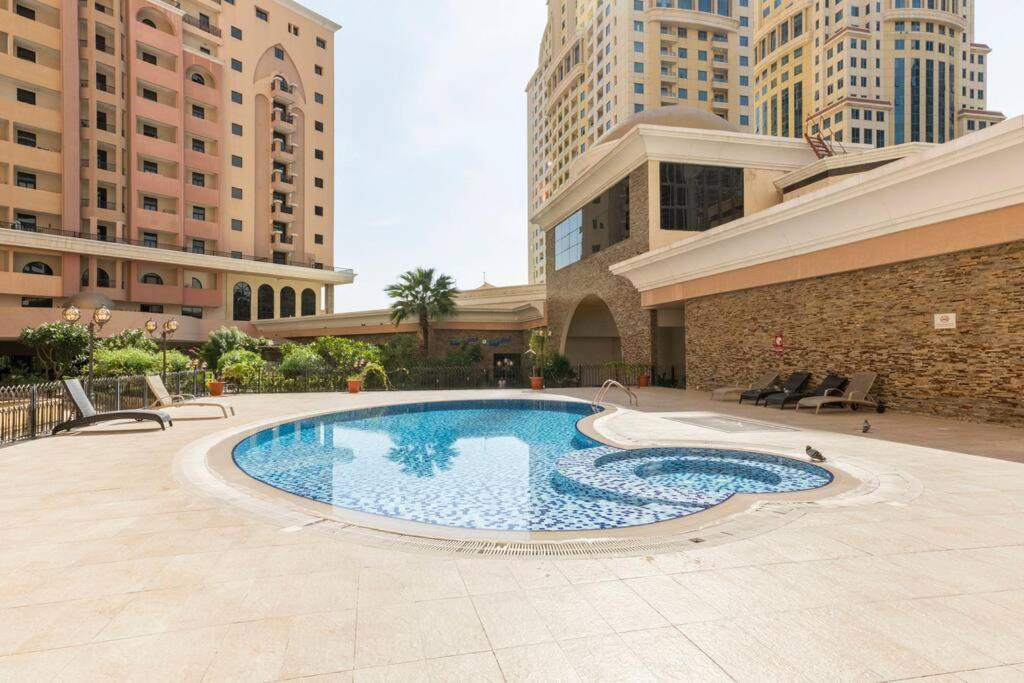 Beautiful 1br With Views At Silicon