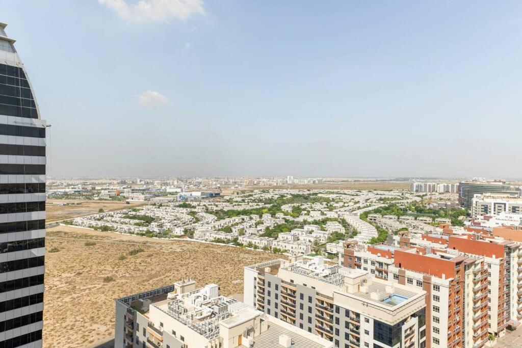 Beautiful 1br With Views At Silicon Apartment Dubai