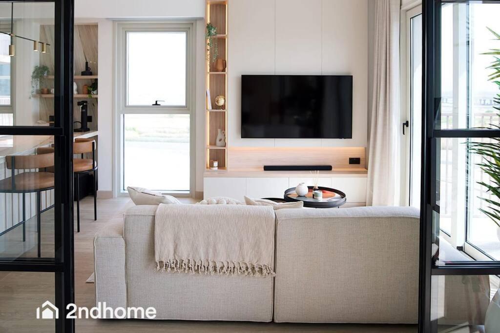 2ndhome - Collective 2, Hills Apartment Dubai