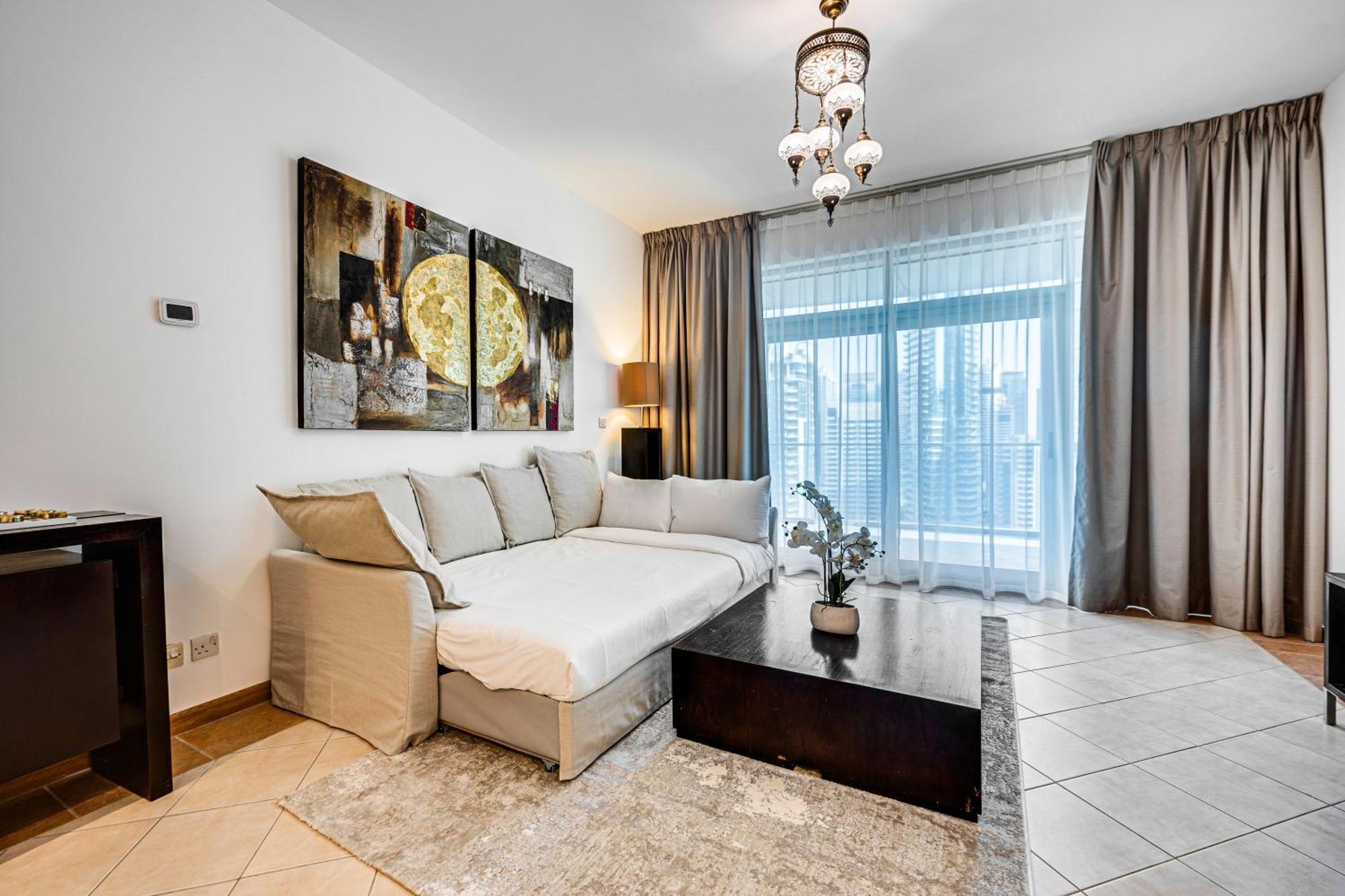 Stunning Marina View In Marina Apartment