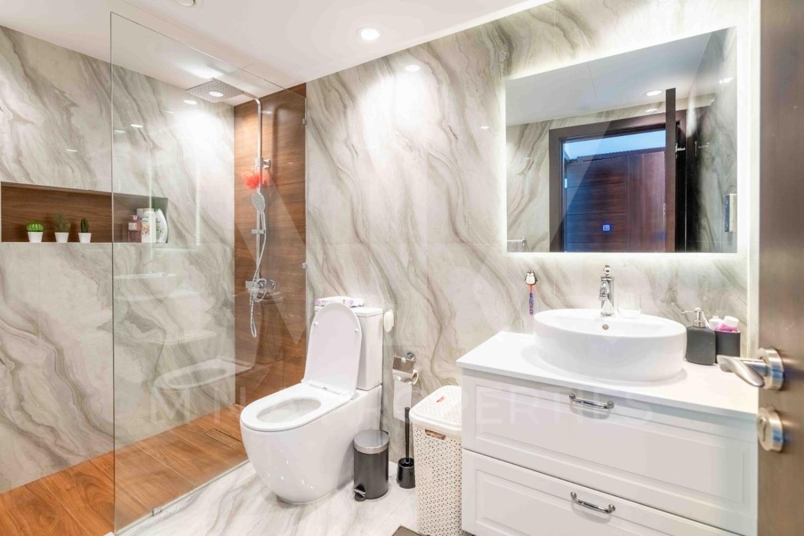 Brand New 1bdr Apartment- Next To Burj Khalifa And Mall Apartment *