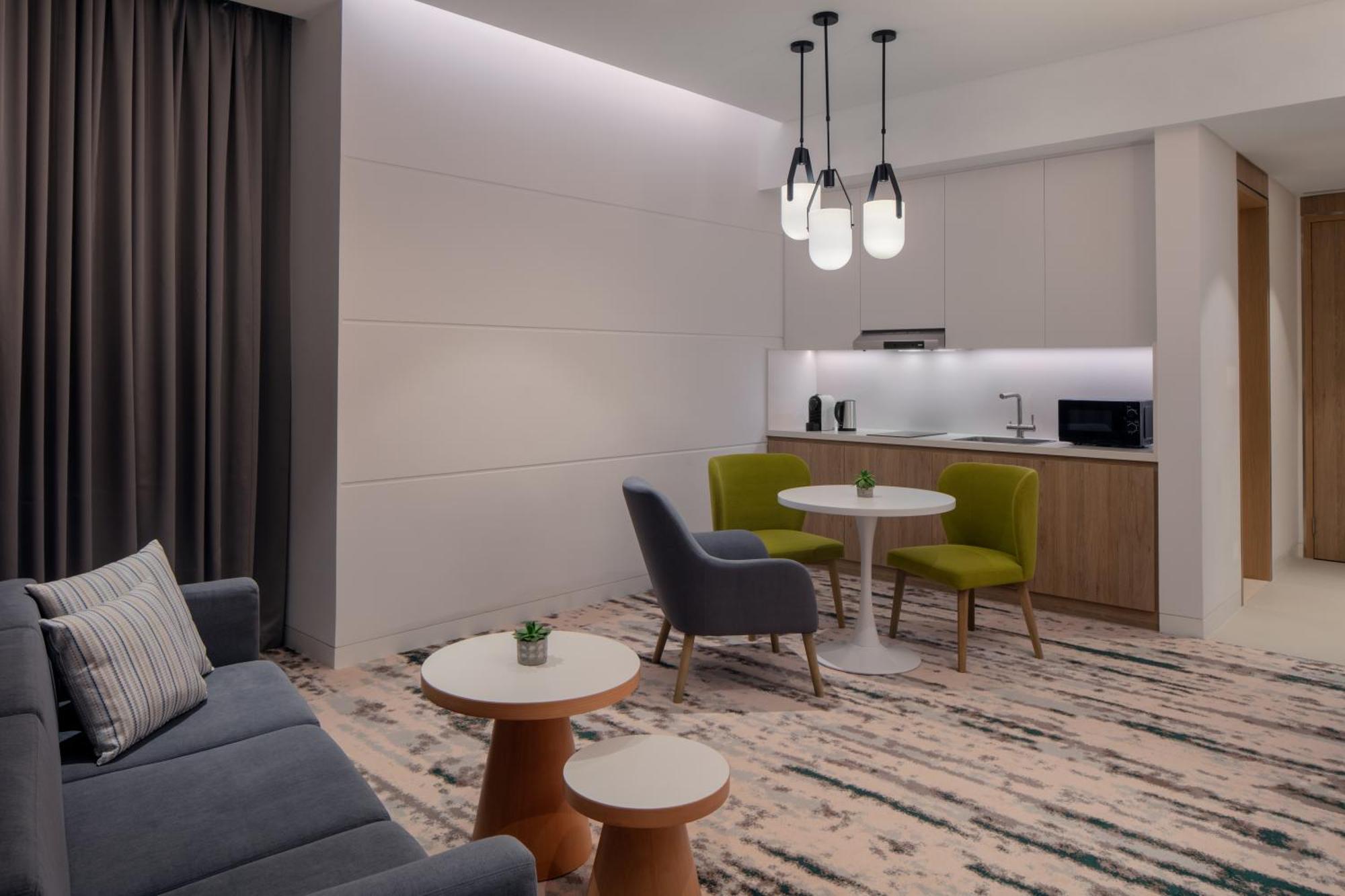 Hotel Business Bay By Ihg Dubai