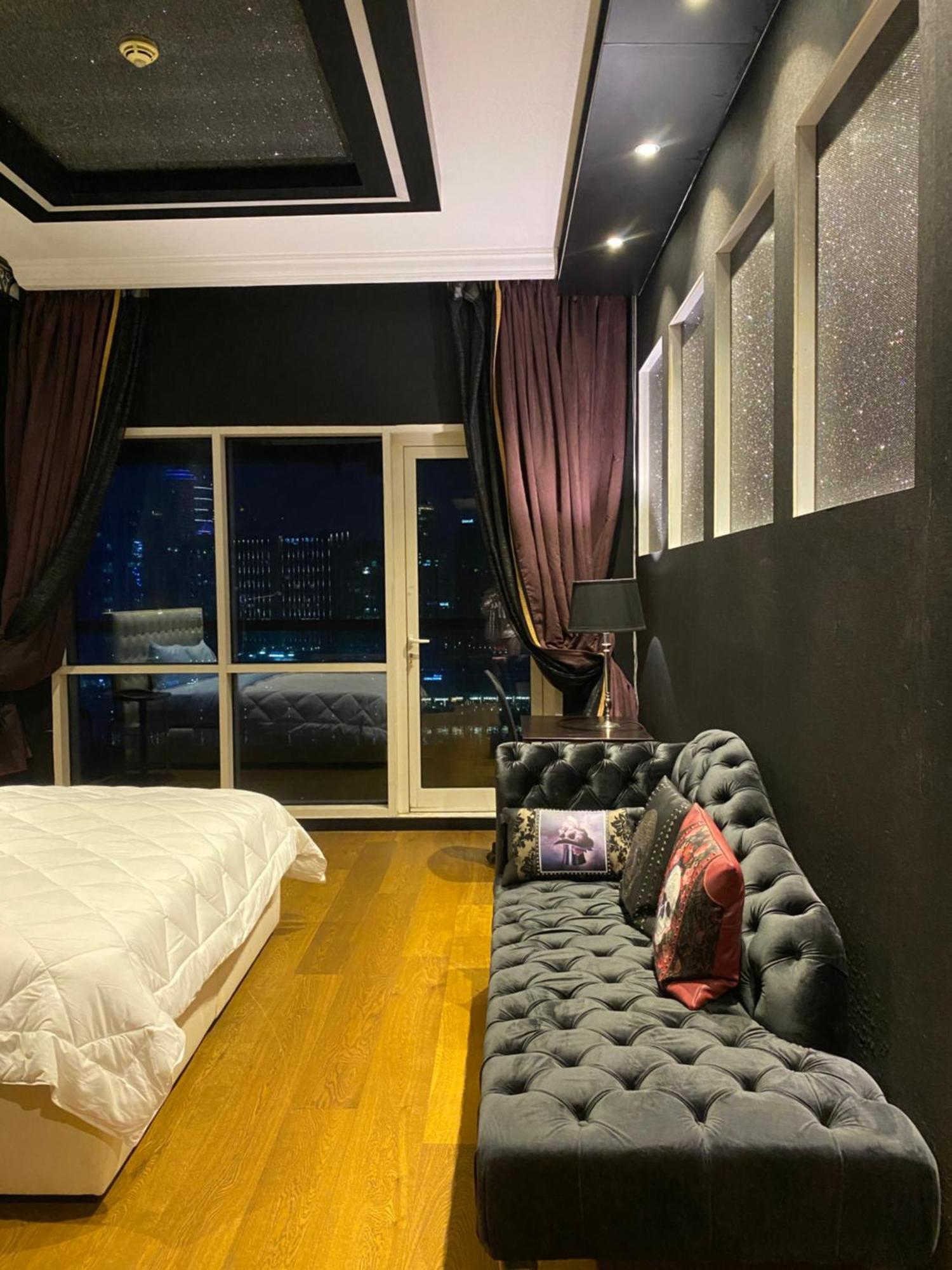 2br Burj Khalifa View, Mall Apartment Dubai