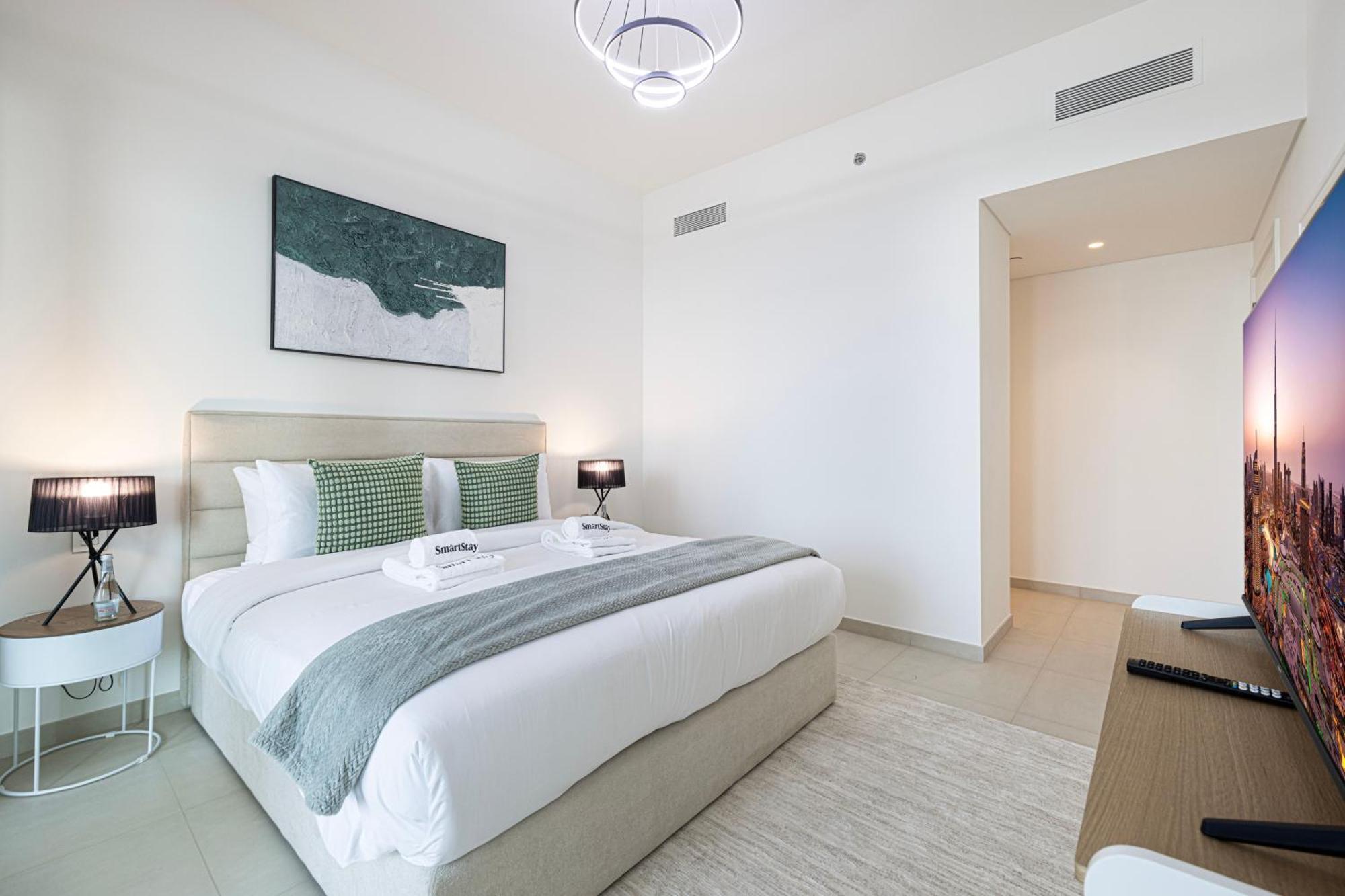 Smartstay At Downtown Views - Burj Khalifa View - Brand New Luxury Apartment Dubai