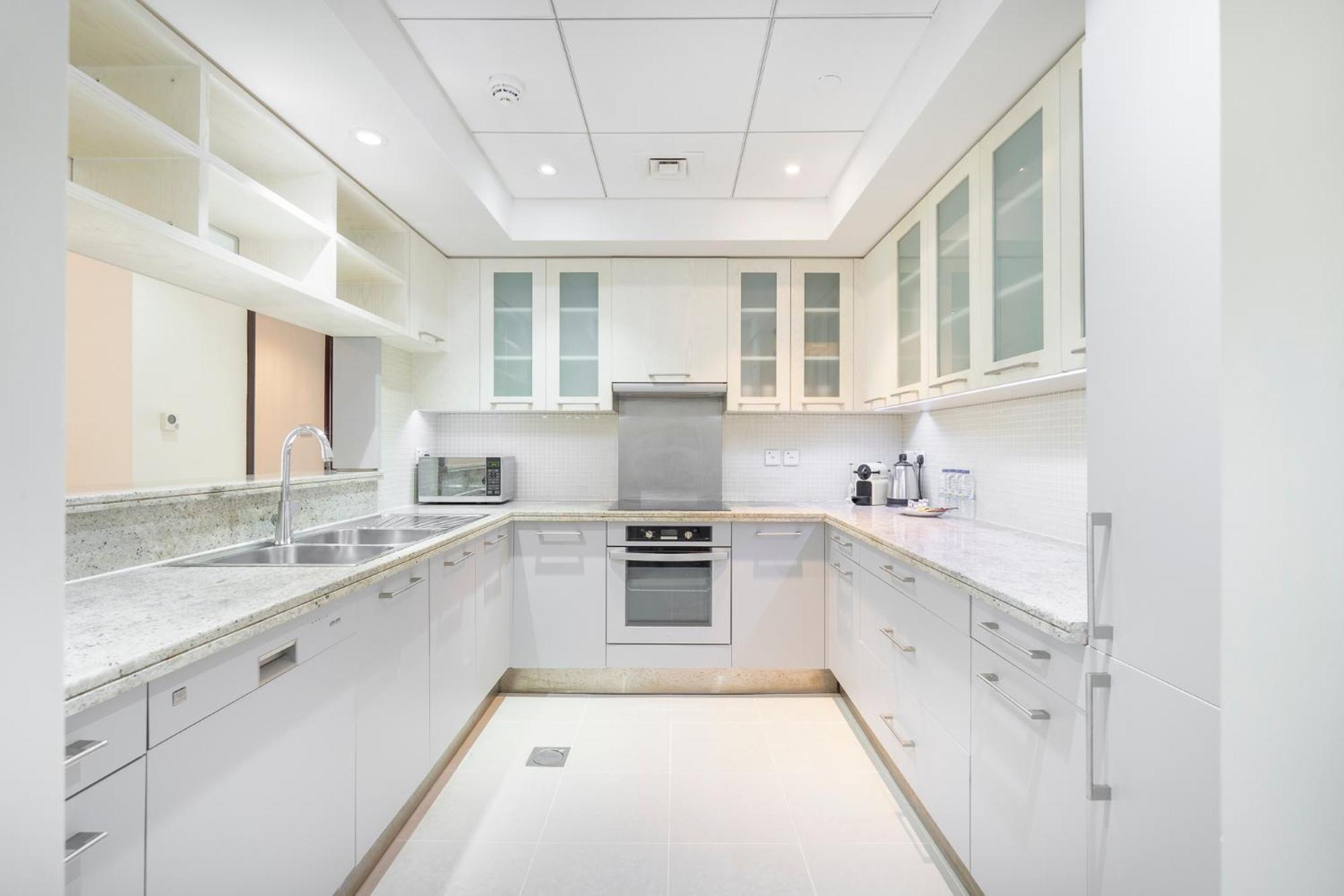 Apartment Cosy & Spacious 2 Bedroom L Magical Boulevard View L By Burj & Mall I Pool I Gym I Family Friendly Dubai