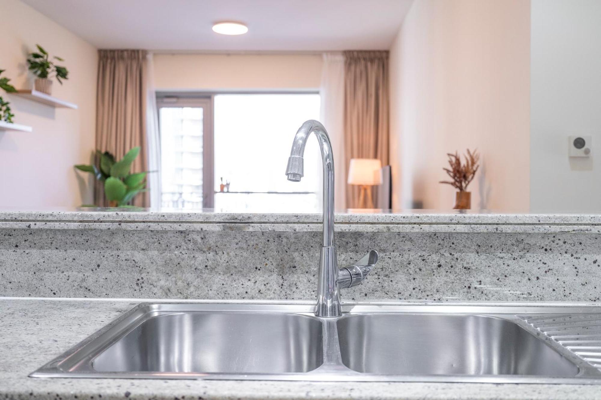 Cosy & Spacious 2 Bedroom L Magical Boulevard View L By Burj & Mall I Pool I Gym I Family Friendly * Dubai