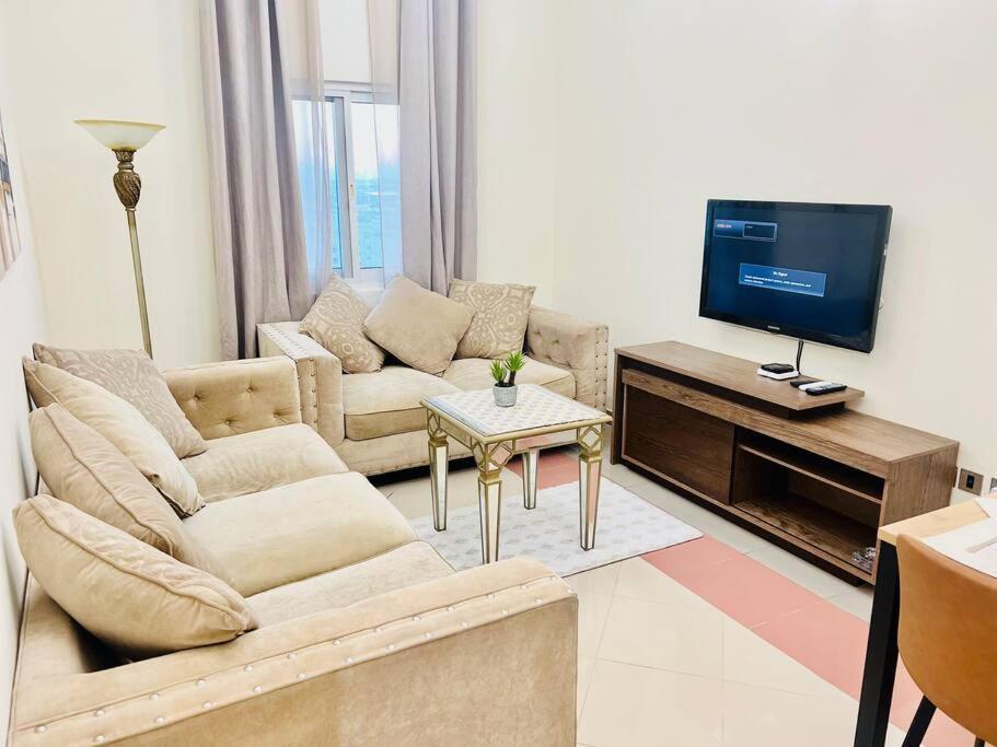 Apartment At Al Ghaimah Homes 1 Bedroom Near Airport *