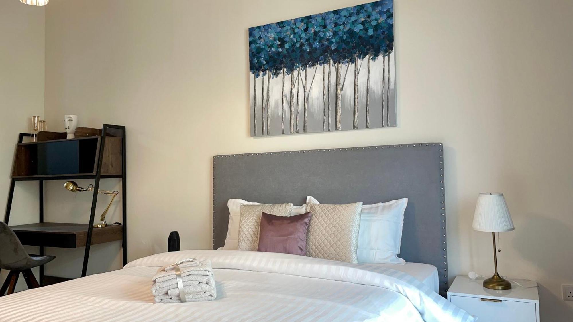 Apartment Elite Lux Homes - Two Bedroom Direct Metro Access In Al Furjan, Dubai