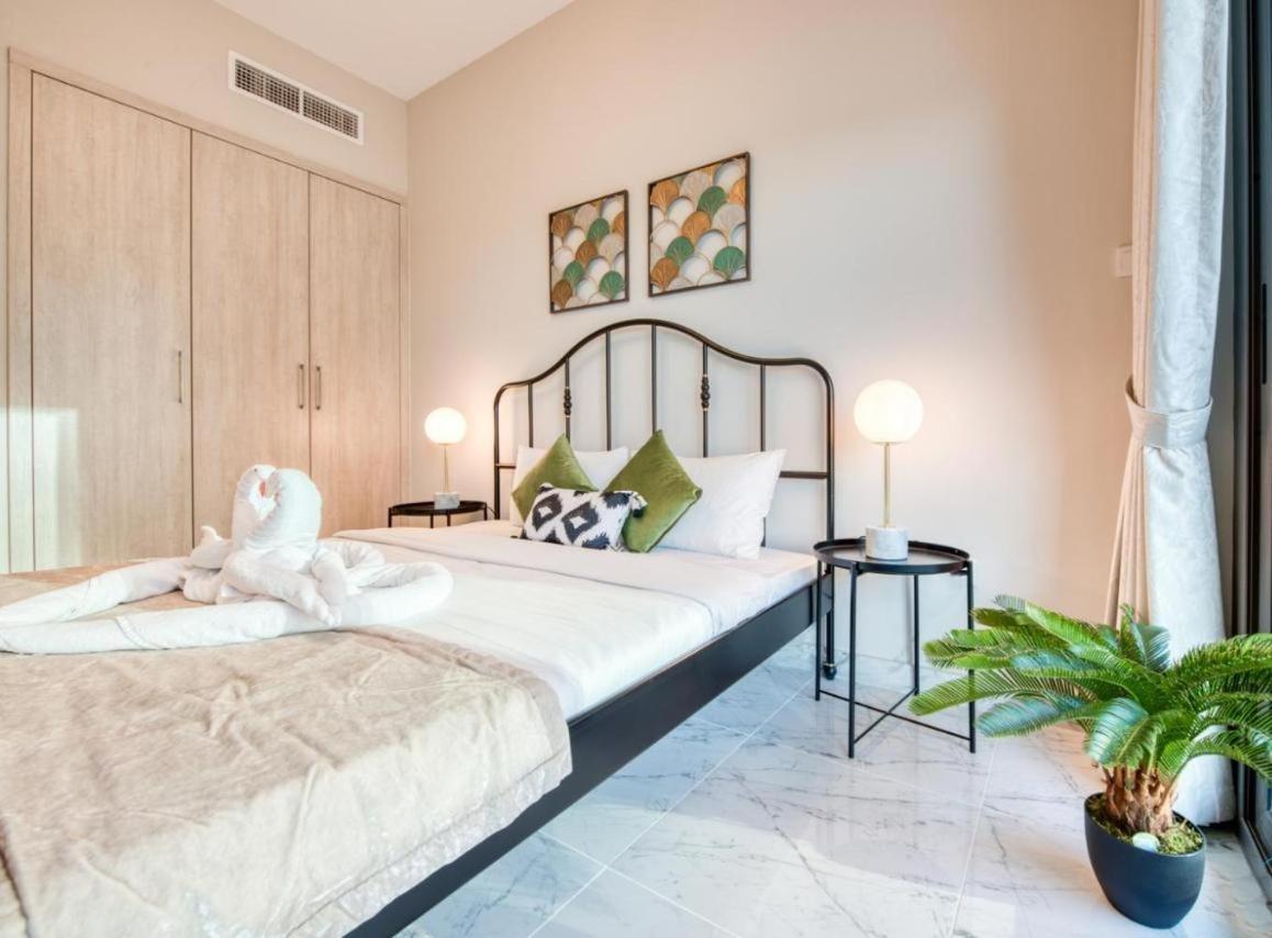 Elite Lux Homes - Cozy & Stylish 1 Bedroom With Huge Pools & World Class Gym Dubai