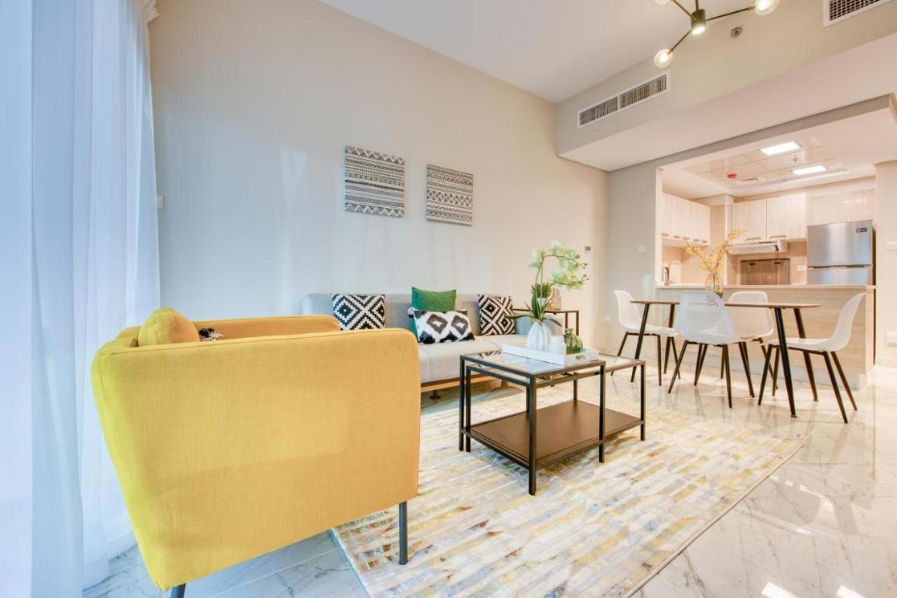 Elite Lux Homes - Cozy & Stylish 1 Bedroom With Huge Pools & World Class Gym Apartment *