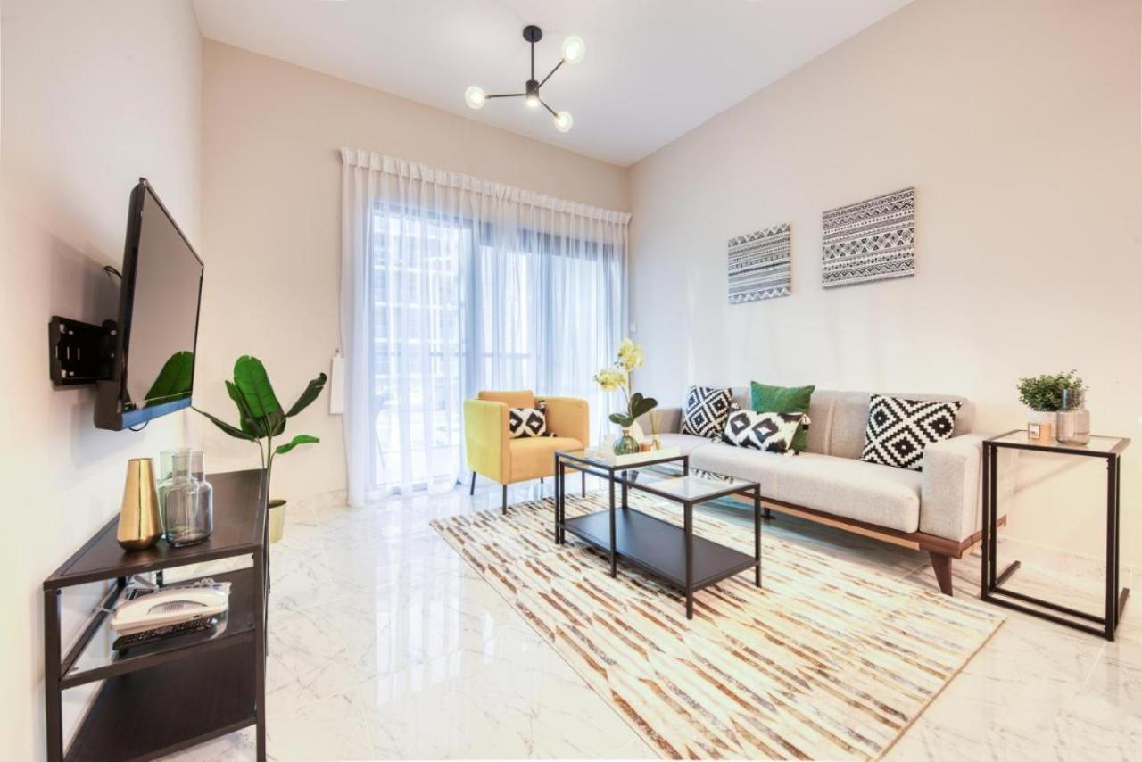Elite Lux Homes - Cozy & Stylish 1 Bedroom With Huge Pools & World Class Gym Apartment Dubai