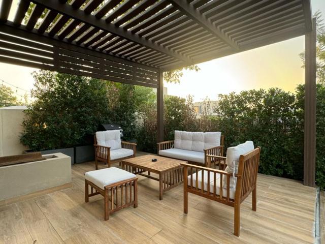 Oraya - Brand New Luxurious 3br 2m In Maple 2 * Dubai