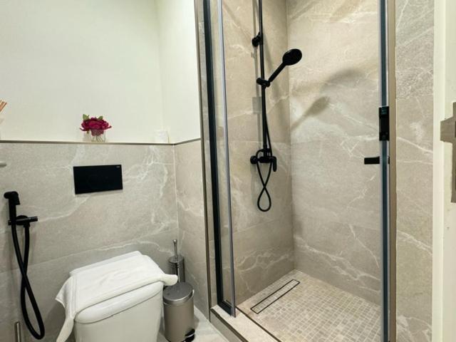 Oraya - Brand New Luxurious 3br 2m In Maple 2 Apartment