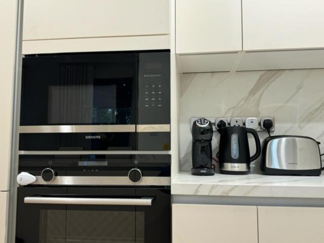 Oraya - Brand New Luxurious 3br 2m In Maple 2 * Dubai