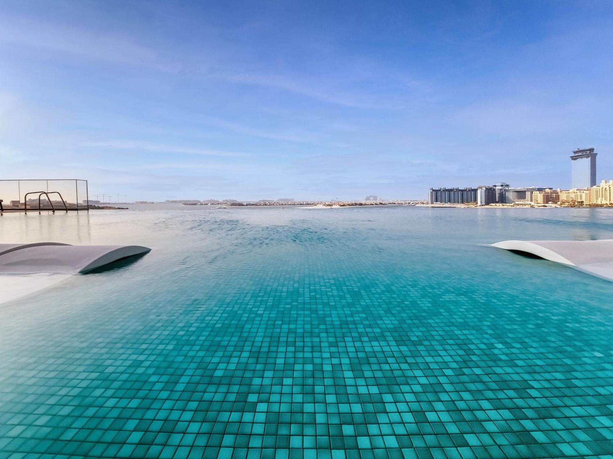 Astonishing In Beachfront * Dubai