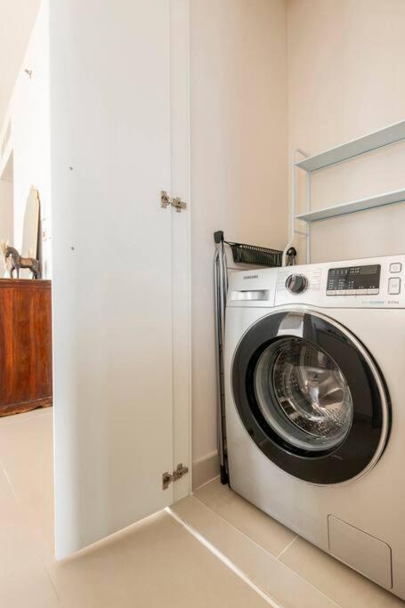Luxury Harbour Gate 3 Bedroom Apartment Dubai