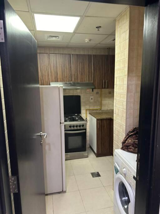 Stylish 1bhk At Silicon Oasis