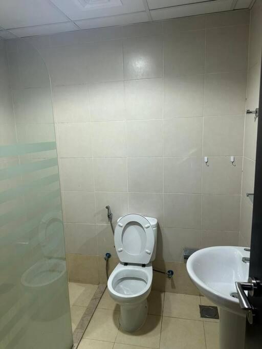 Stylish 1bhk At Silicon Oasis Apartment *