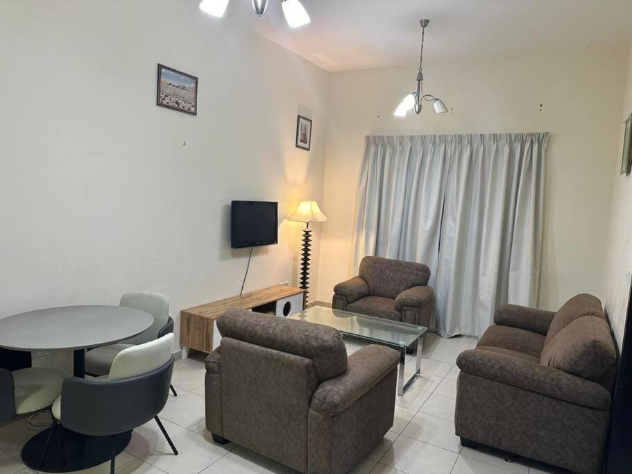 Apartment Stylish 1bhk At Silicon Oasis
