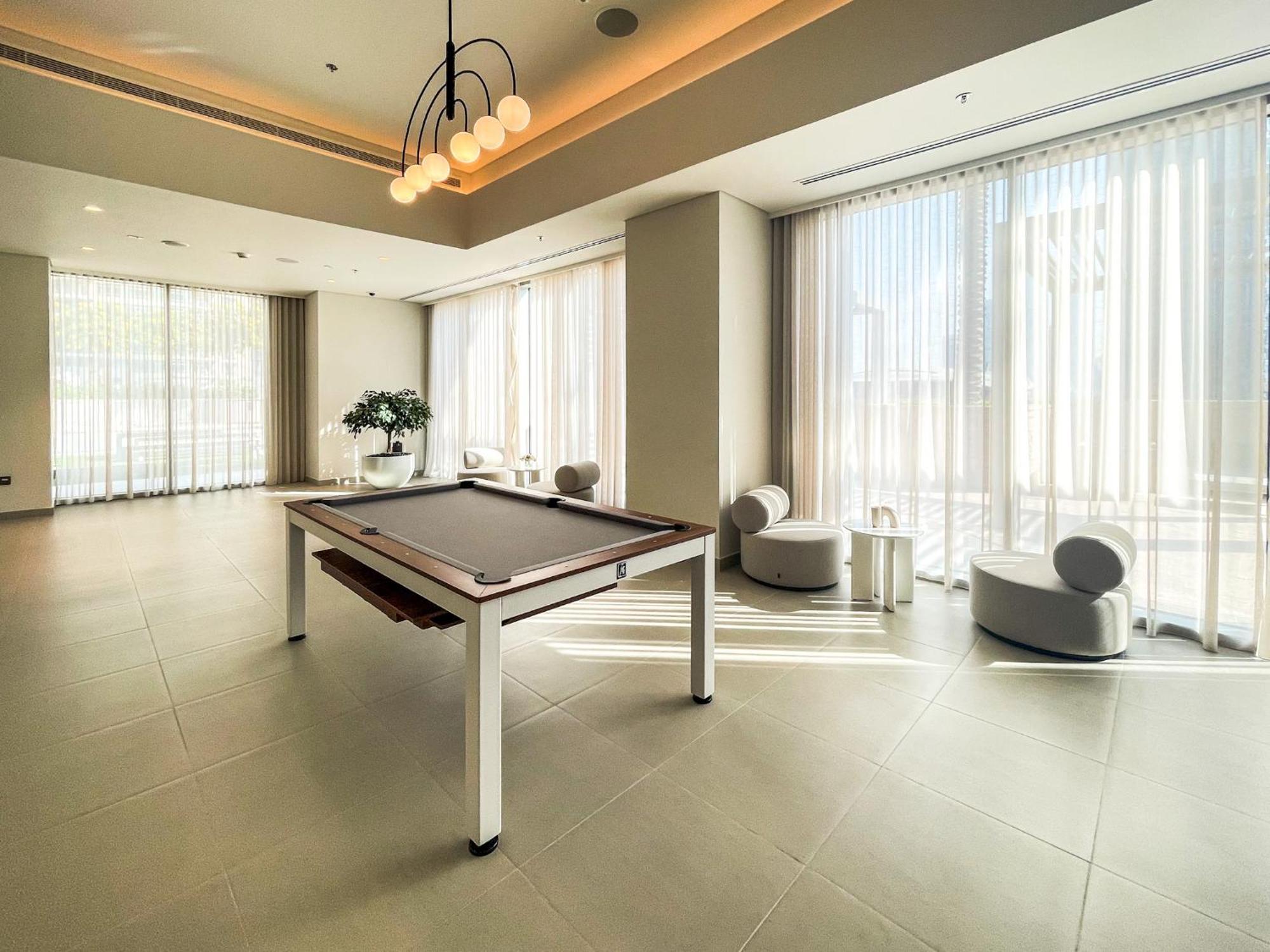 Cozy With Views Next To Burj Khalifa 166fo1-2 * Dubai