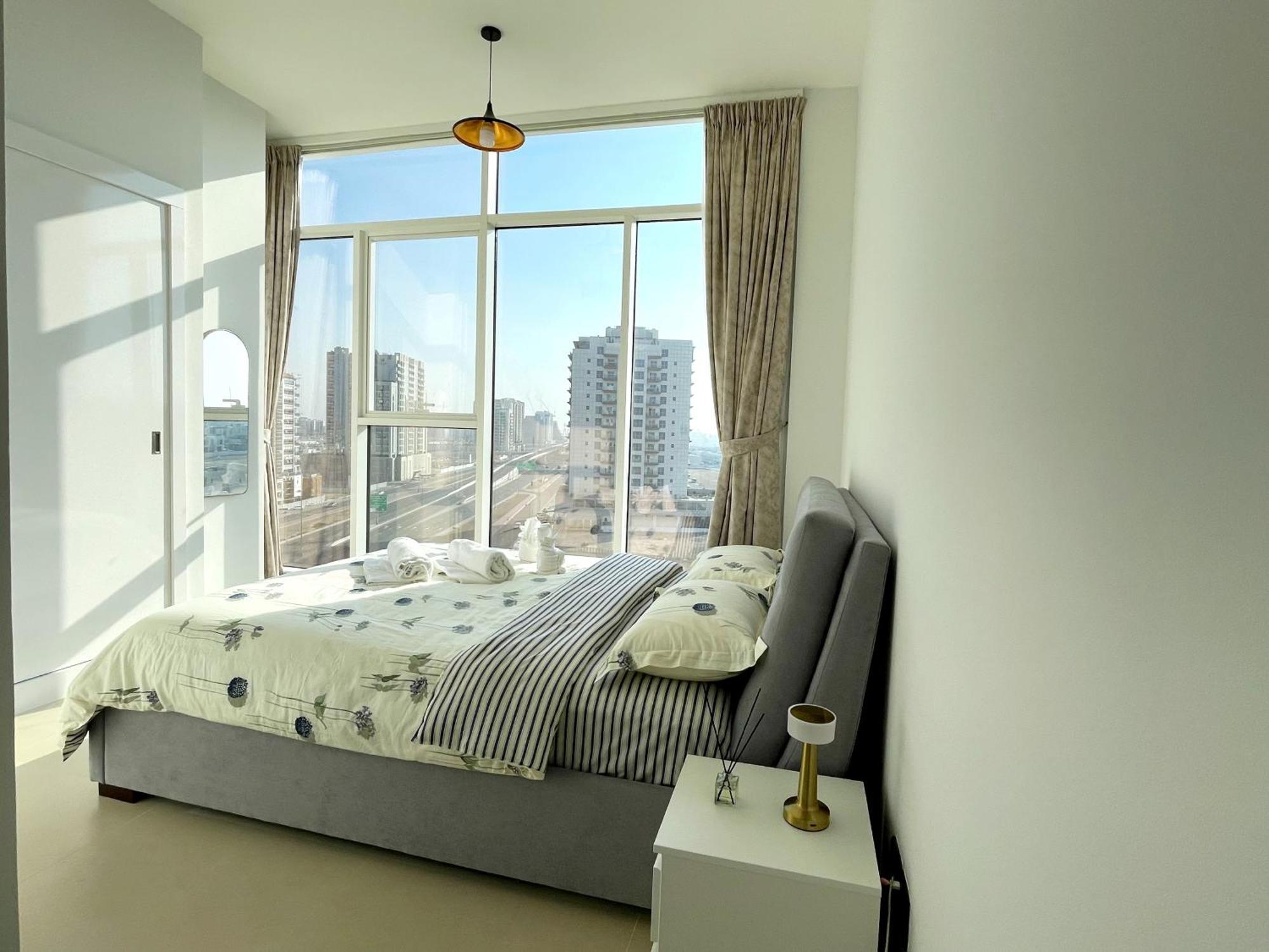 Apartment Cozy With Pool - 10 Mins From Marina *