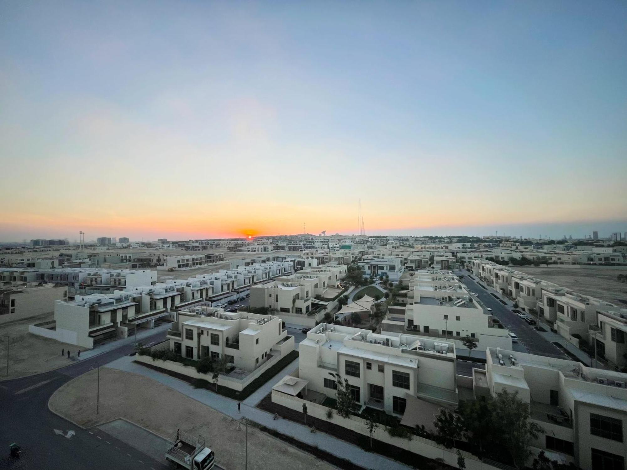 Cozy With Pool - 10 Mins From Marina * Dubai