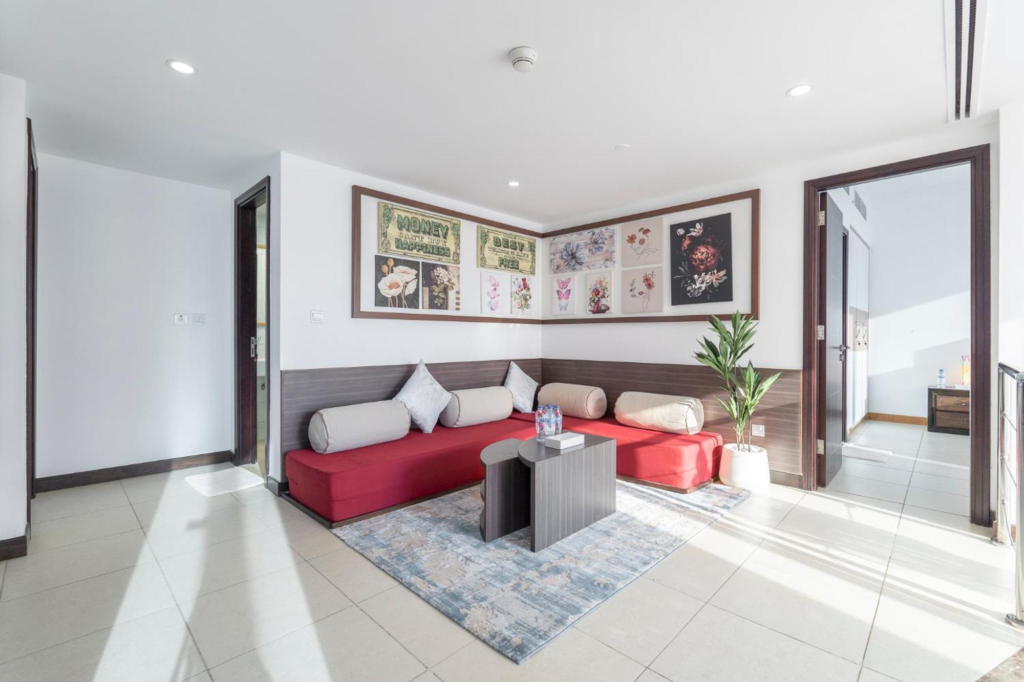 The Iconic Luxury 4br Penthouse Near To Jumeirah And Infront Of Dmcc Metro Station Apartment
