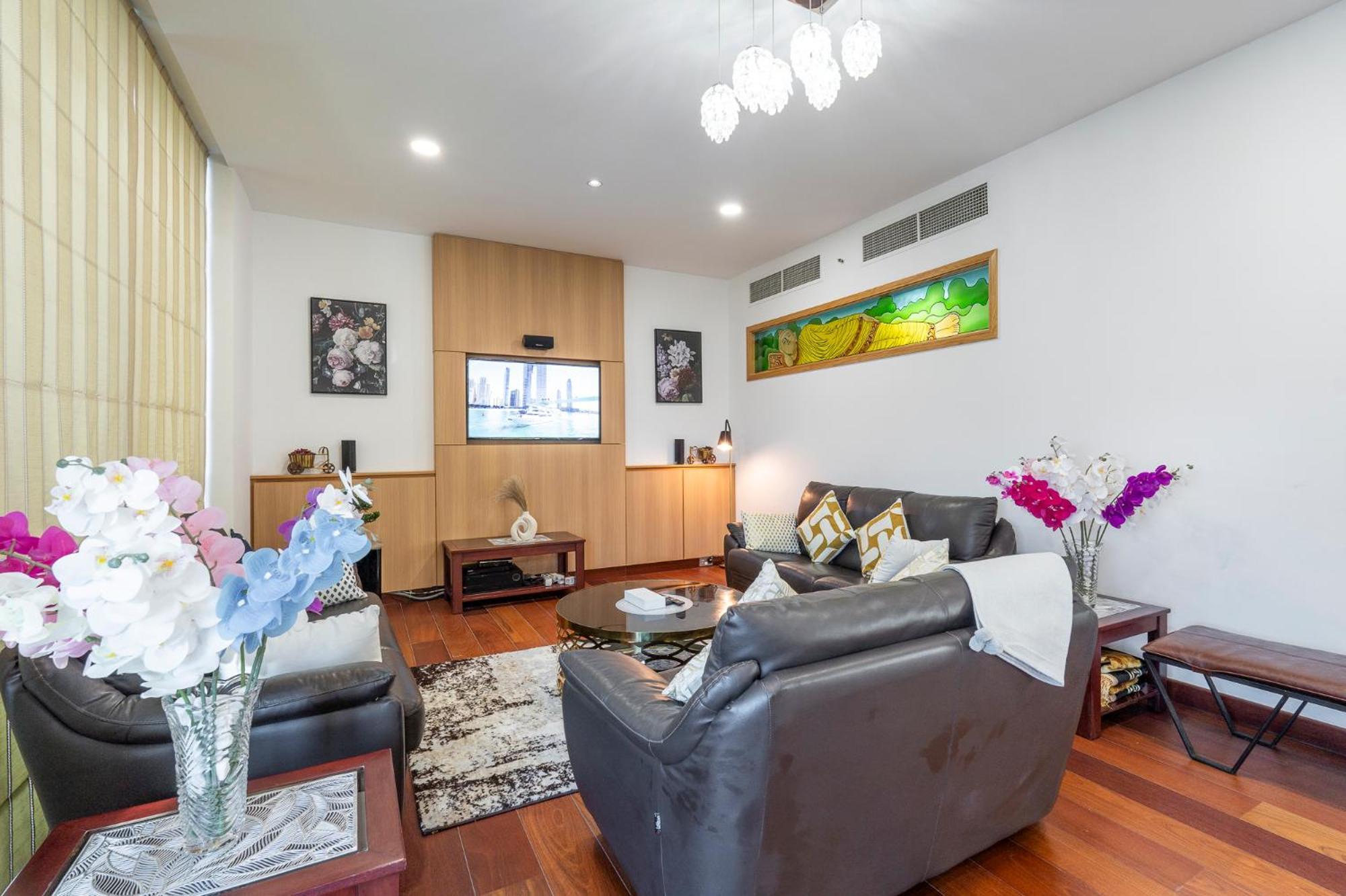 The Iconic Luxury 4br Penthouse Near To Jumeirah And Infront Of Dmcc Metro Station Apartment