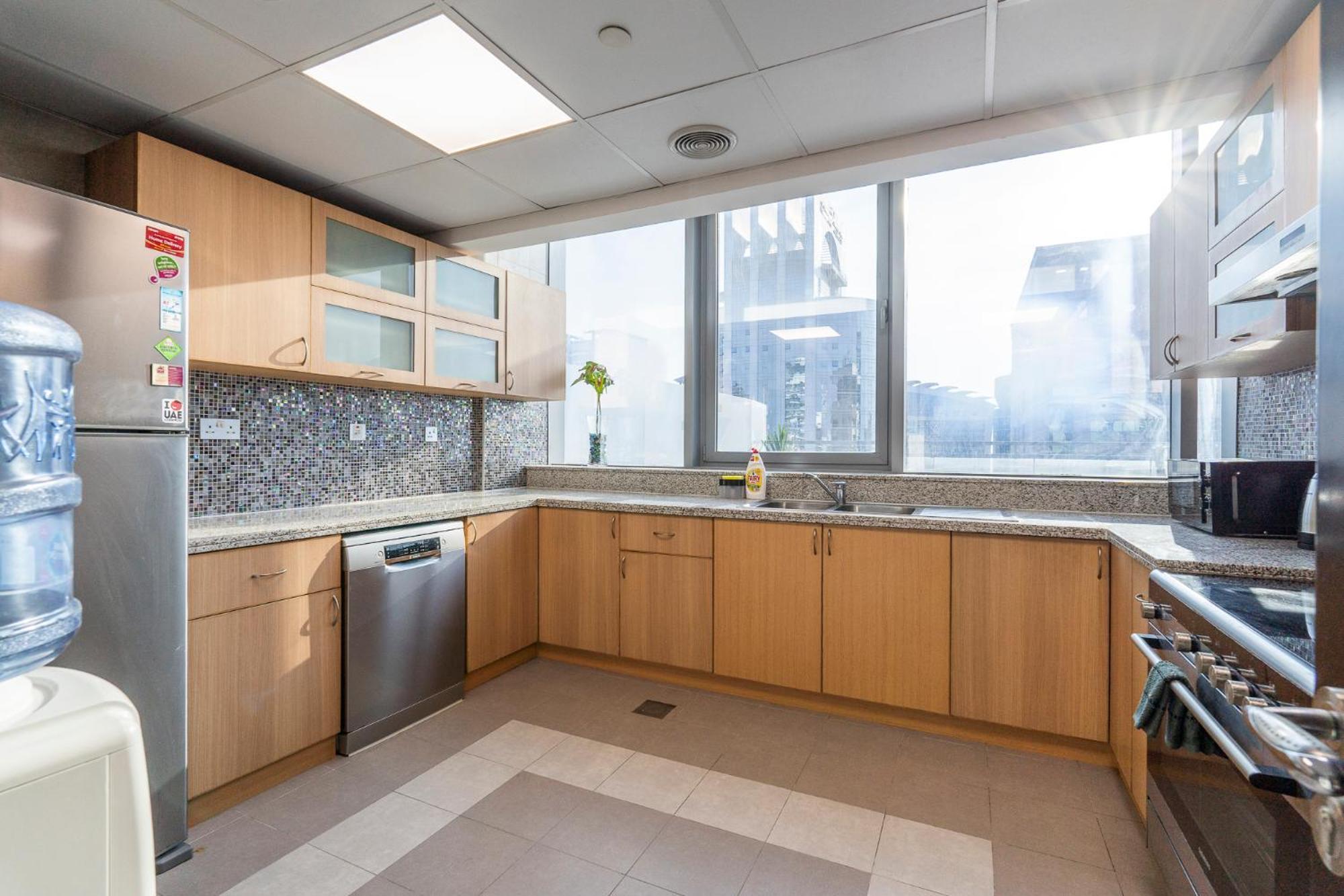 The Iconic Luxury 4br Penthouse Near To Jumeirah And Infront Of Dmcc Metro Station Apartment