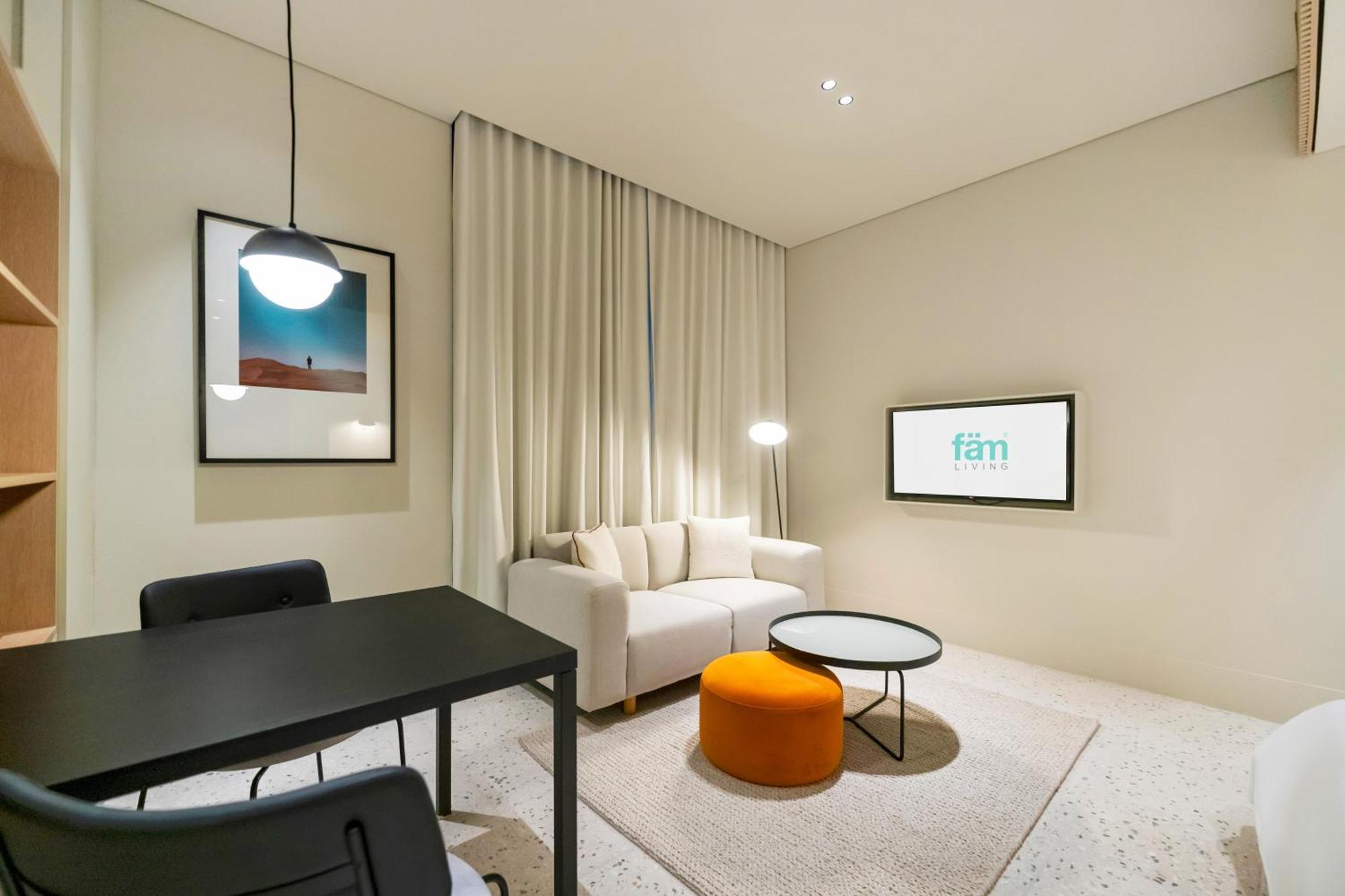 Fam Living - Upside Living - Wfh Friendly-business Bay Apartment