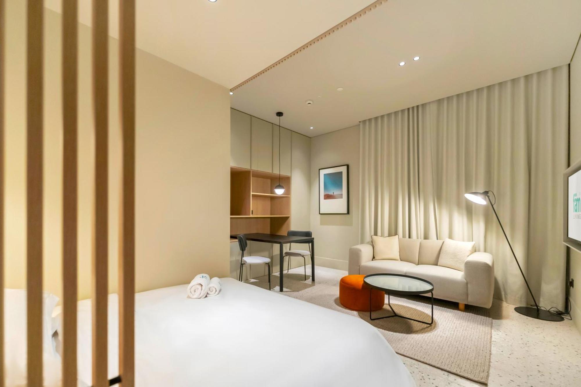 Fam Living - Upside Living - Wfh Friendly-business Bay Apartment *