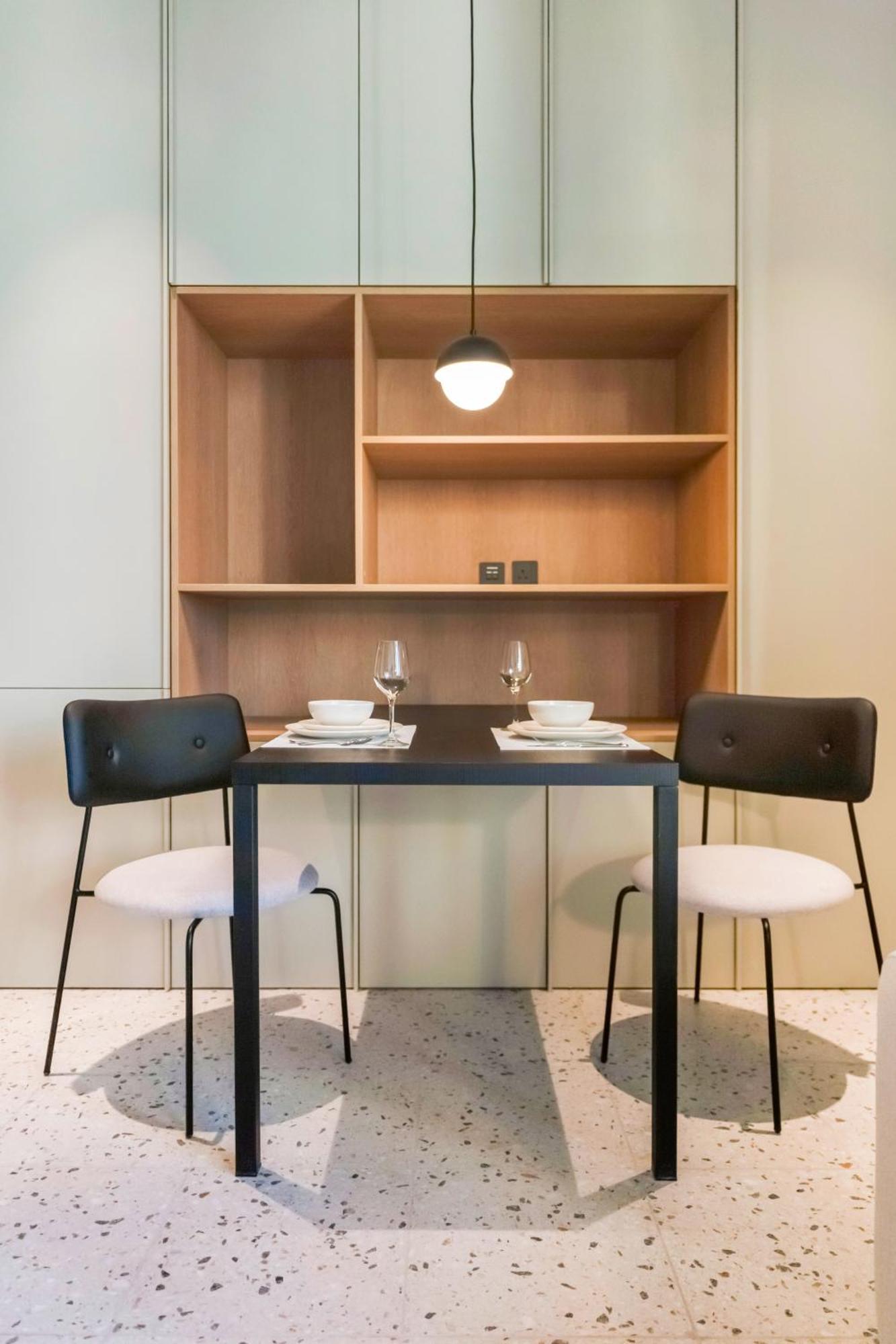 Fam Living - Upside Living - Wfh Friendly-business Bay Apartment