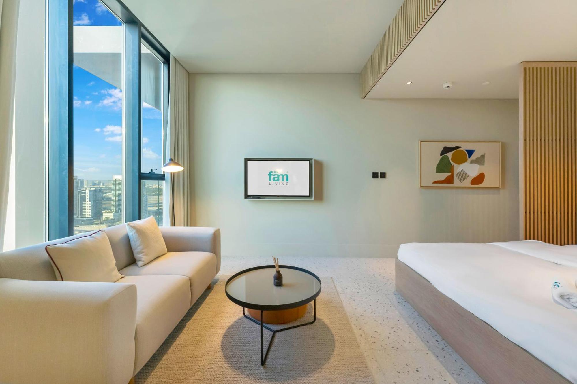 Fam Living - Upside Living - Wfh Friendly-business Bay Apartment