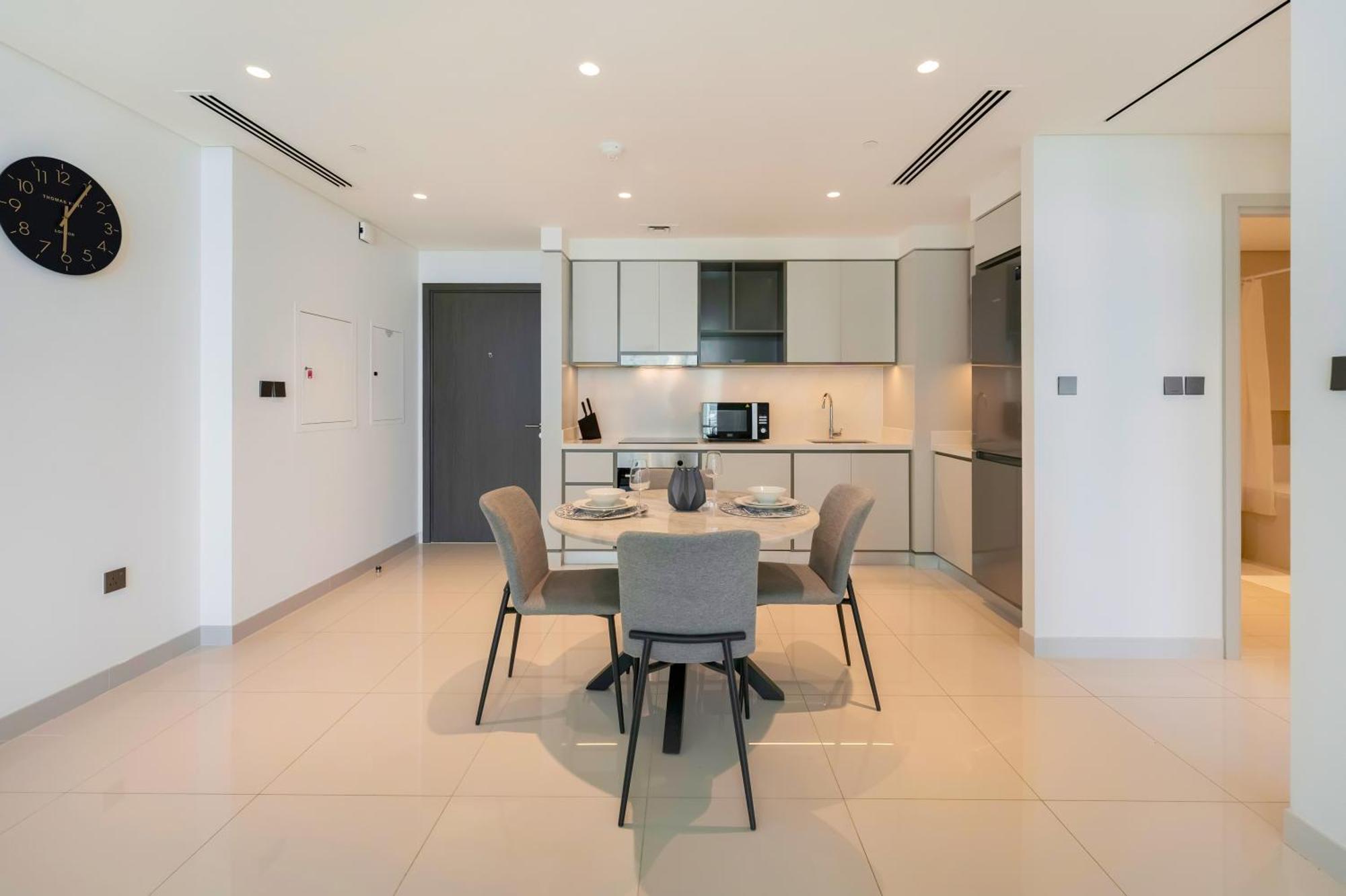 Fam Living - Beachfront Getaway In Emaar Beachfront - Private Access And Luxury Amenities * Dubai